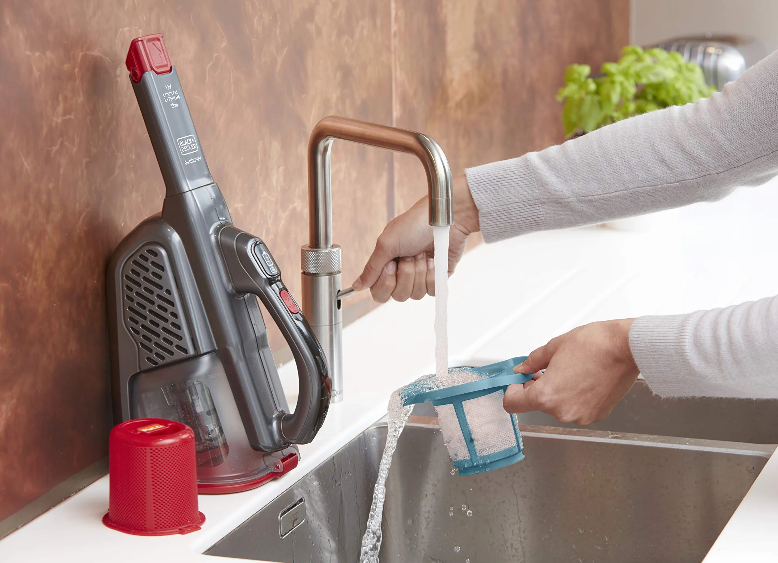 Black & Decker, Odkurzacz ręczny akumulatorowy Dustbuster Li 12V / 1,5Ah, BHHV315B