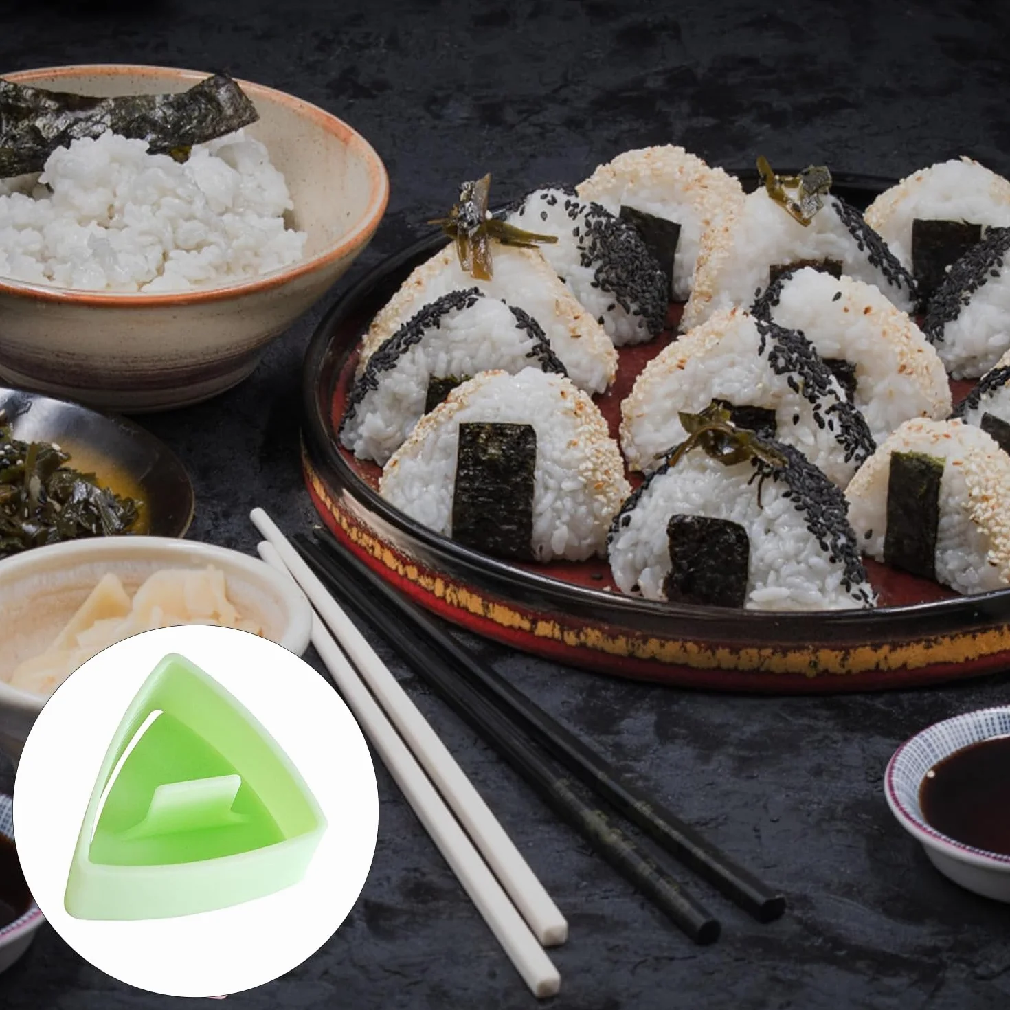1 pozycja trójkątna forma do sushi, trójkątna forma do kulek ryżowych, odpowiednia do domowej kuchni domowej i na piknik na świeżym powietrzu (jasnozielony)