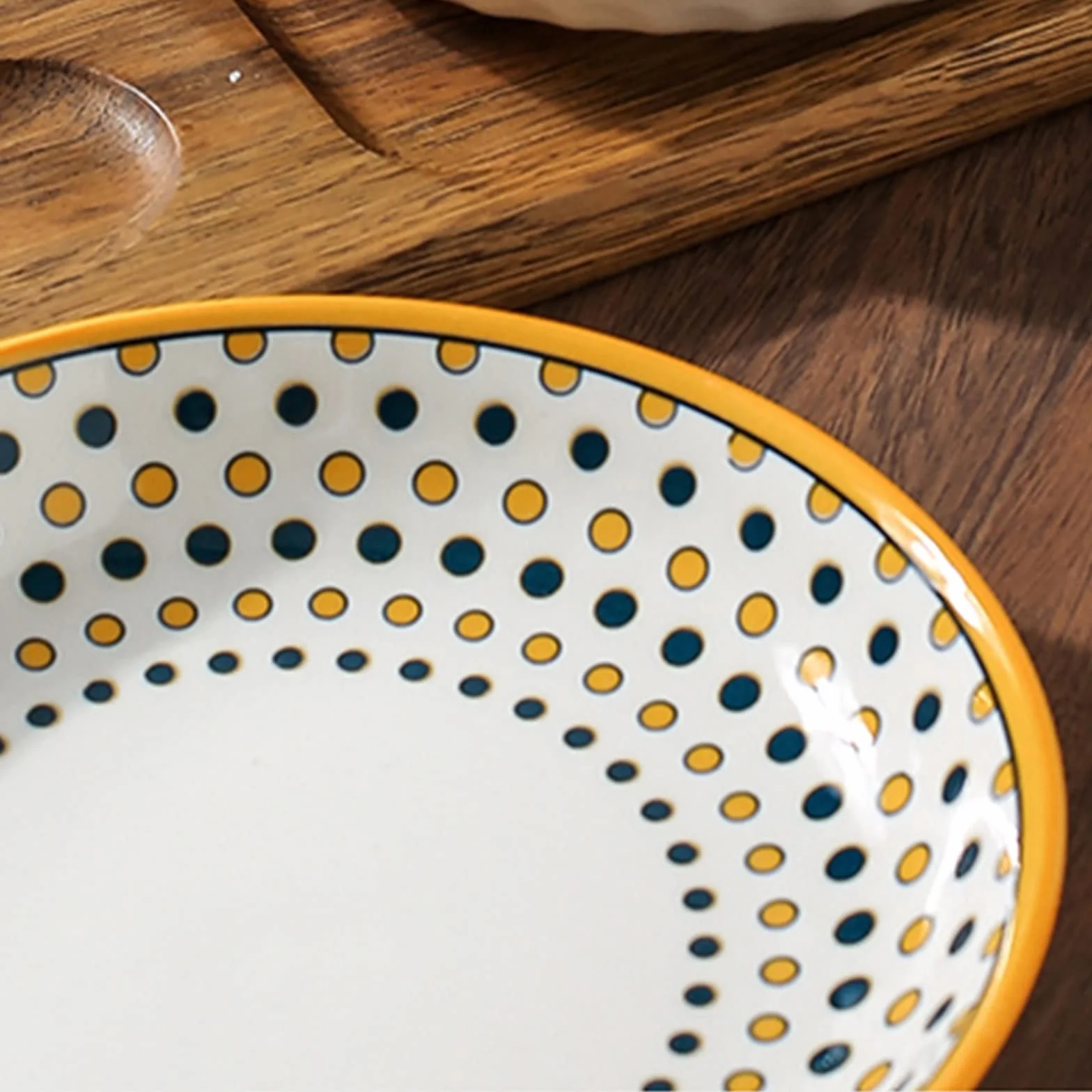 Talerze Obiadowe Płyta ceramiczna domowa Talerz do jadalni w kuchni Okrągłe sztućce Vintage obiadowy deserowy Prosty płaski talerz Pojedynczy zestaw czterech sztuk