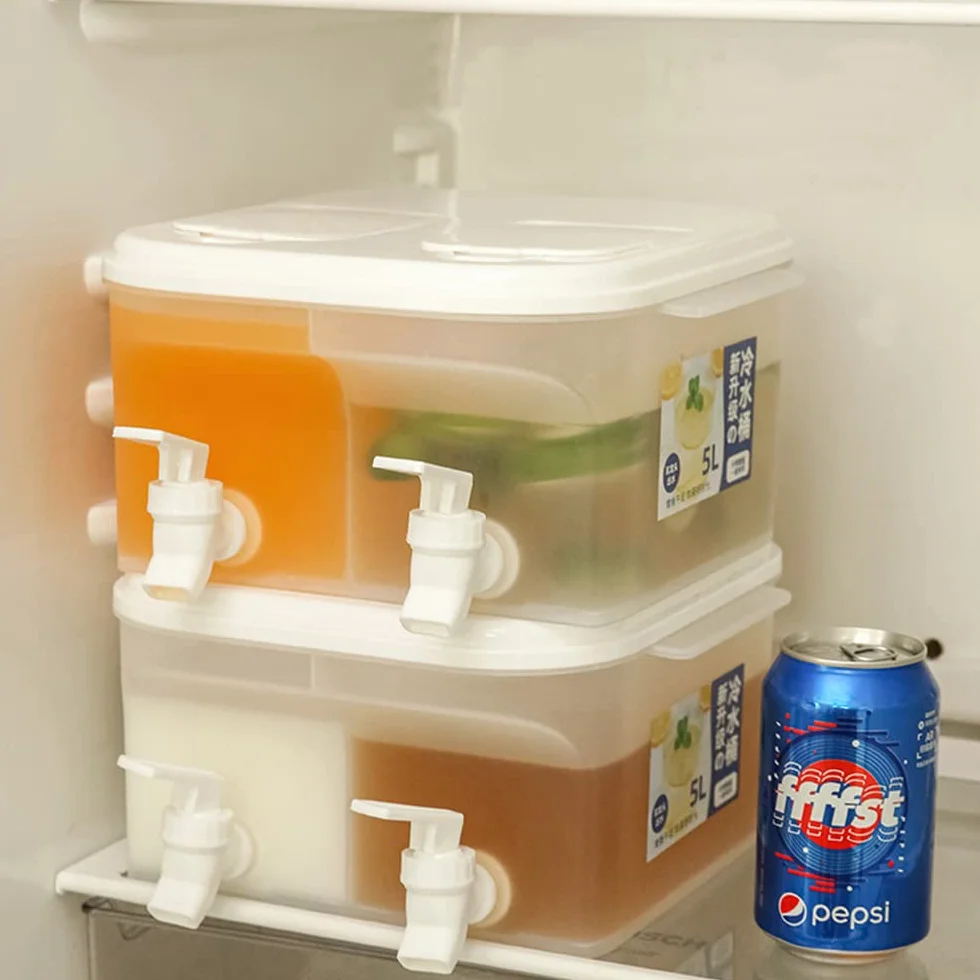 Dozownik wody w lodówce 5 l, szczelny plastikowy dozownik mleka do napojów z kranem, dozownik do napojów o dużej pojemności z kranem, dzbanek na wodę do wielokrotnego napełniania do robienia herbaty i soków (25,5 x 24,5 x 13 cm)