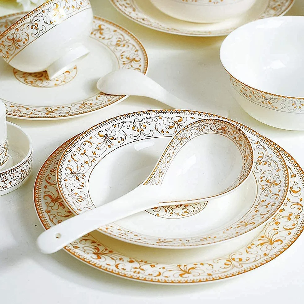 Elegancki zestaw naczyń obiadowych, Dekoracyjne złote naczynia stołowe w kwiaty, Zestawy porcelanowych talerzy i misek, Wyjątkowy zestaw naczyń na imprezy lub do codziennego użytku, Kuchenka