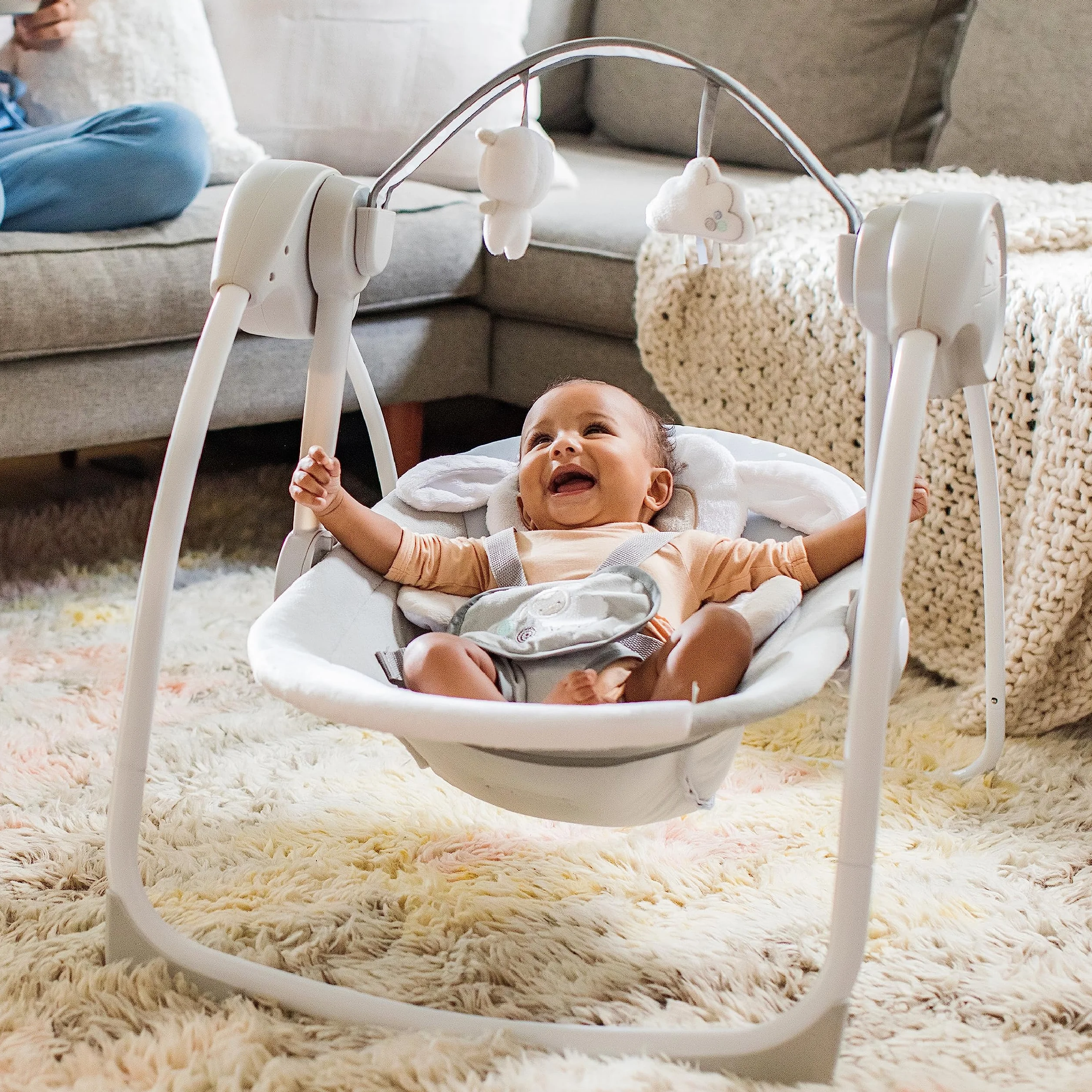 Ingenuity, Przenośna huśtawka dla niemowląt, lampa Cuddle lamp – z melodiami, ustawieniem czasu i huśtawki