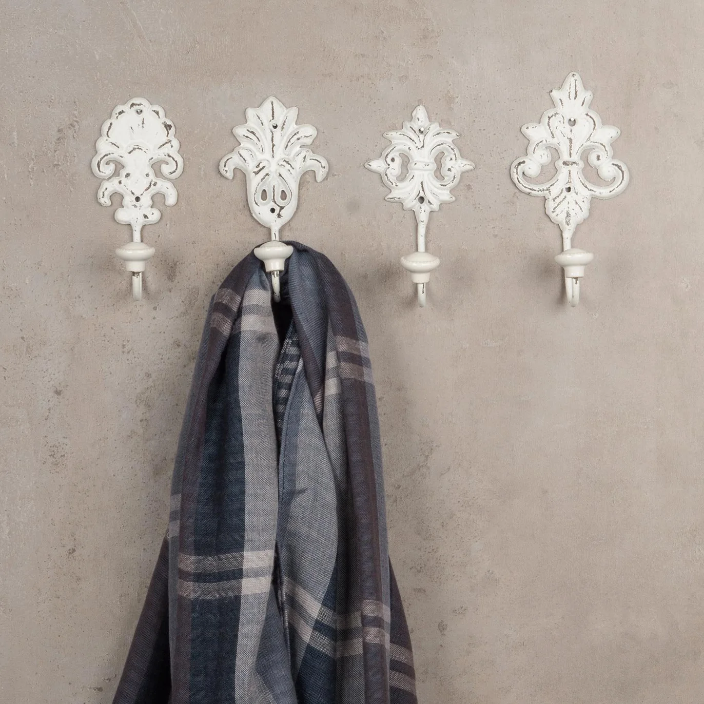 4-częściowy zestaw 4 haczyków ściennych biały szary wieszak na ubrania wieszak ścienny garderoba wieszak garderobiany wieszak żelazny shabby chic styl dworkowy vintage nostalgiczny ornamenty barokowy