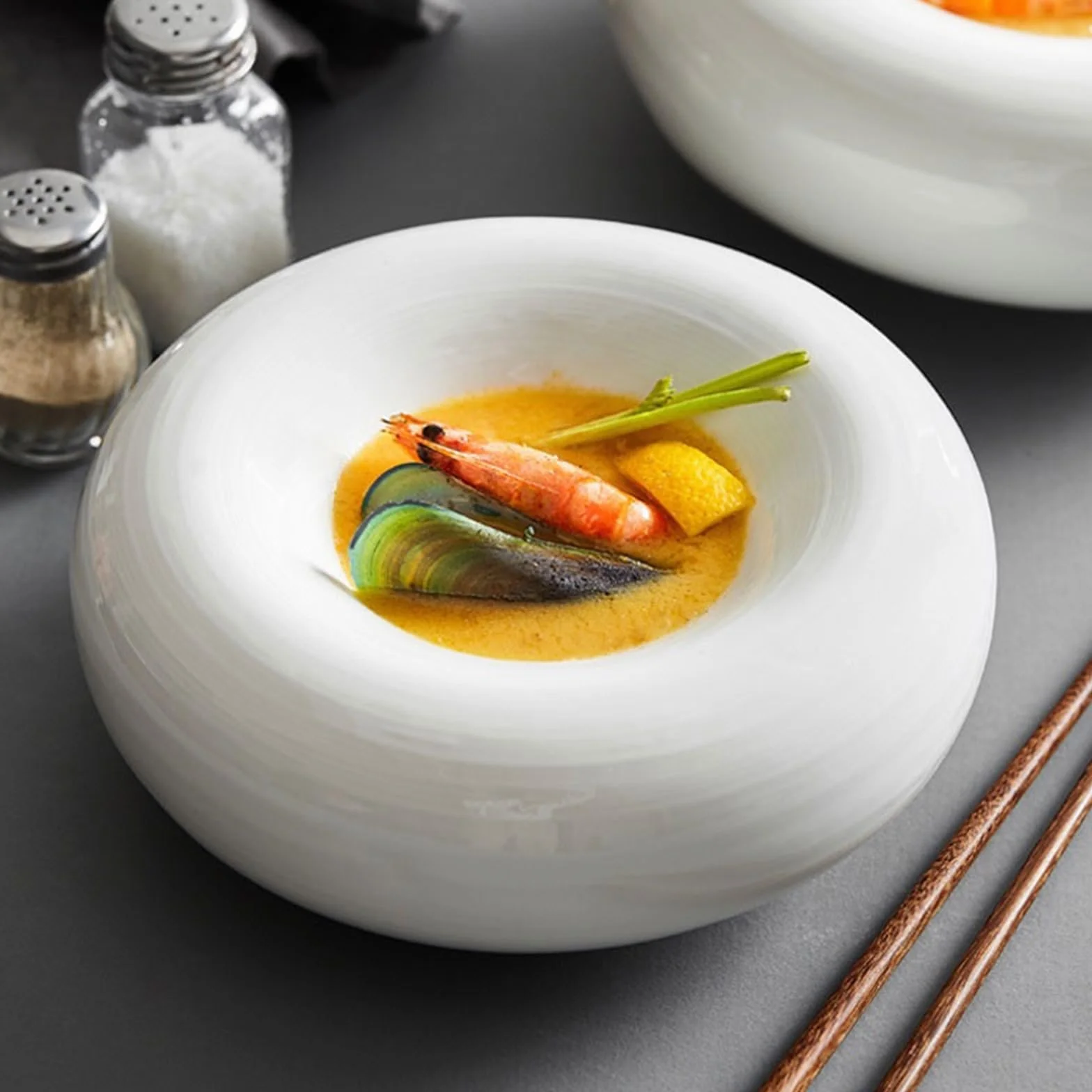 zastawa stołowa Kreatywna restauracja hotelowa Ceramiczna spersonalizowana zastawa stołowa Prosty biały talerz obiadowy Ceramiczny talerz deserowy o wysokiej temperaturze zestaw zastawy stołowej(Duży)