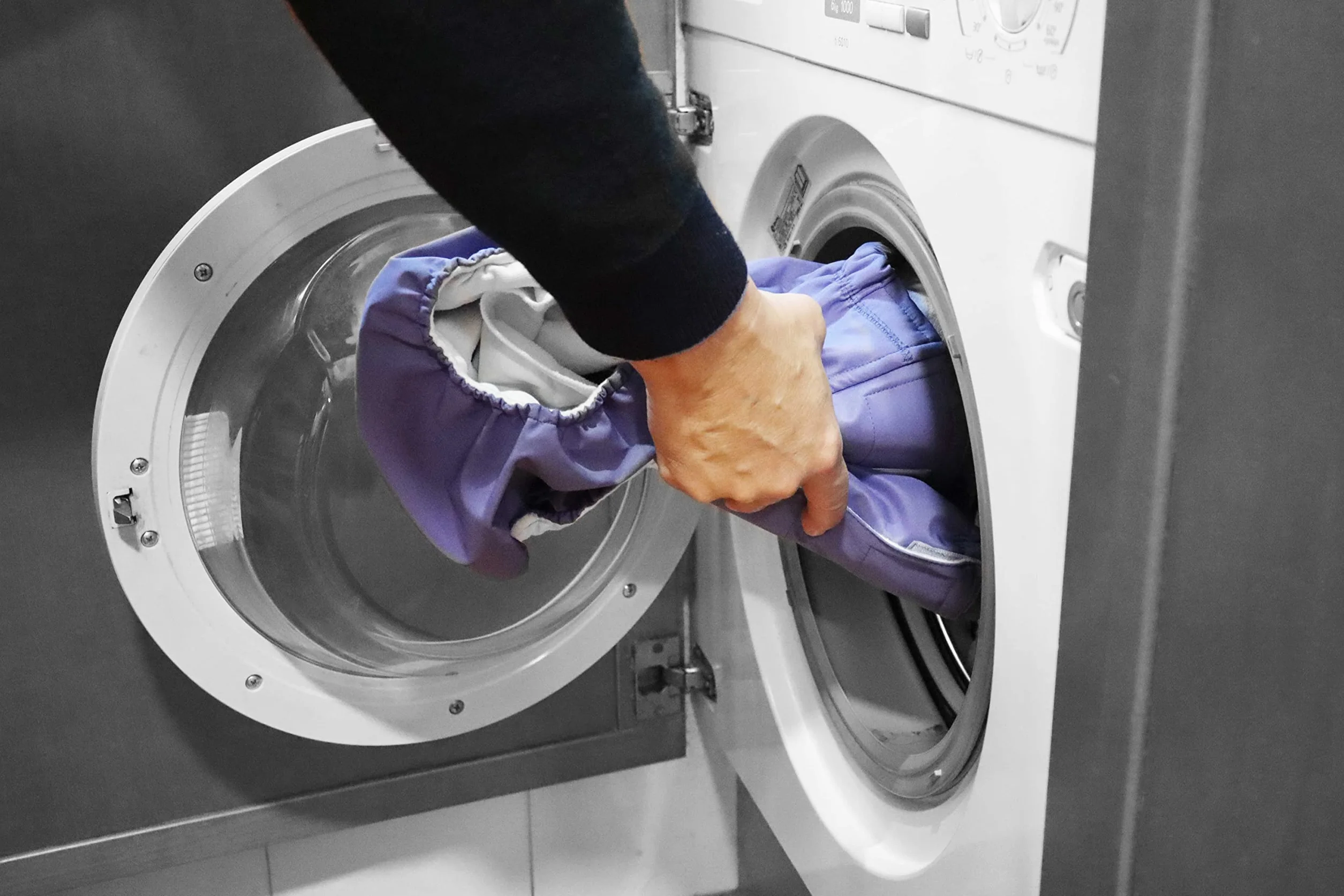 KMINA Majtki na nietrzymanie moczu dla starszych mężczyzn (zmywalne, regulowane), pieluchy wielokrotnego użytku, chłonne i dyskretne do codziennego użytku - Wyprodukowano w Europie