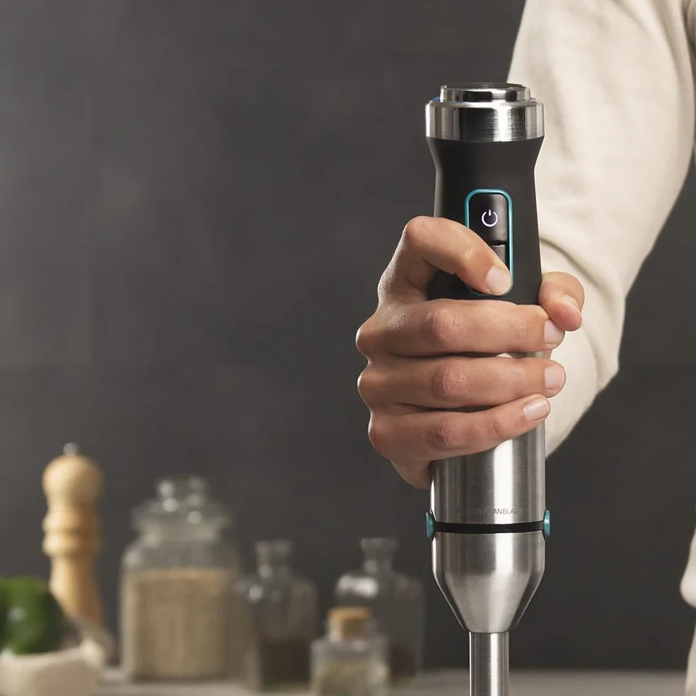 Cecotec Blender ręczny Power Pulsar 2300 MAX. Maksymalna moc 2300 W, 4 ostrza z czarną powłoką tytanową, stopą XL, szklanką 700 ml z pokrywką, prętami i rozdrabniaczem z wylewką lodu
