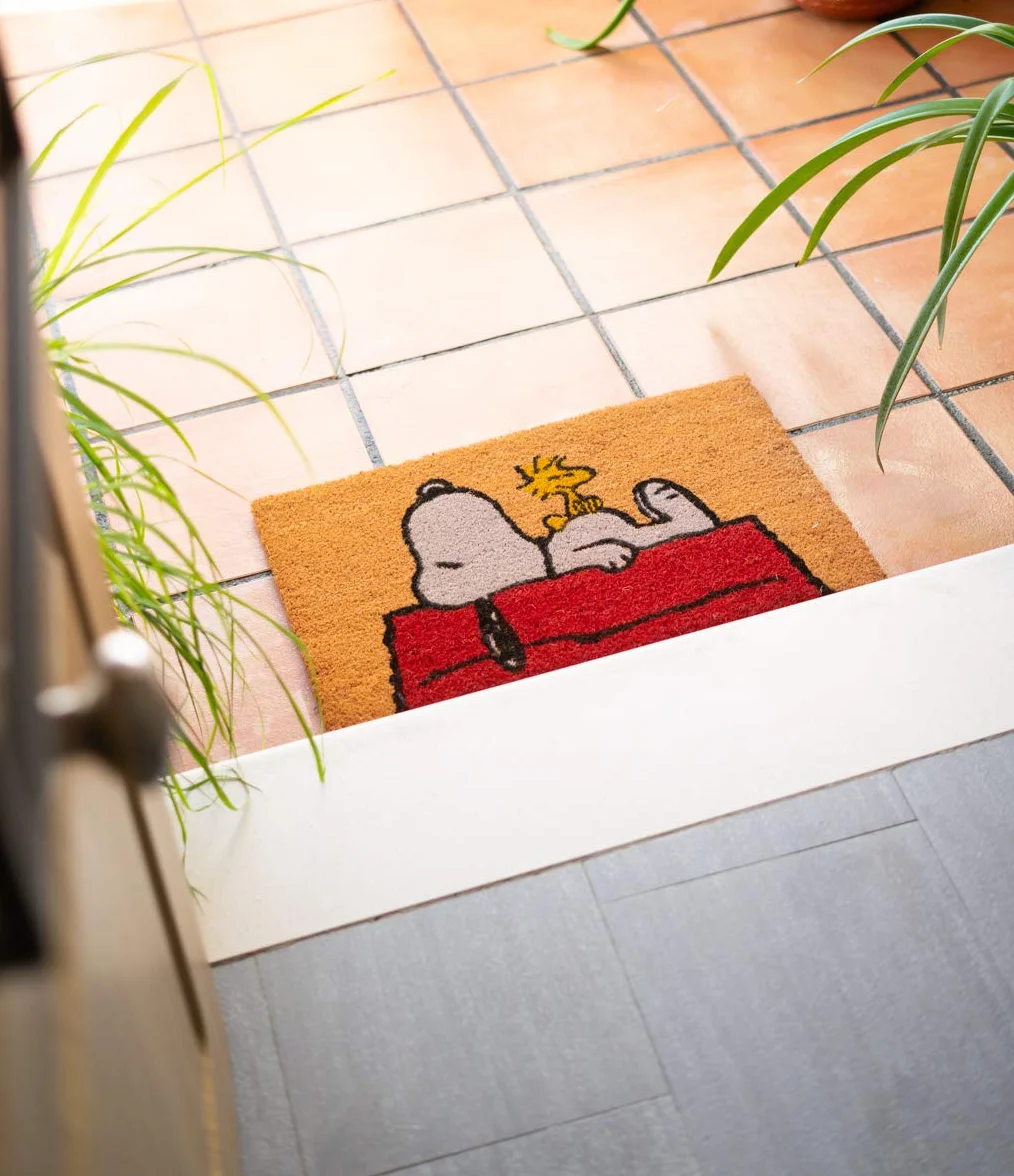 Grupa Erik Mata kokosowa wycieraczka Peanuts Snoopy, mata zatrzymująca brud 40x60 cm