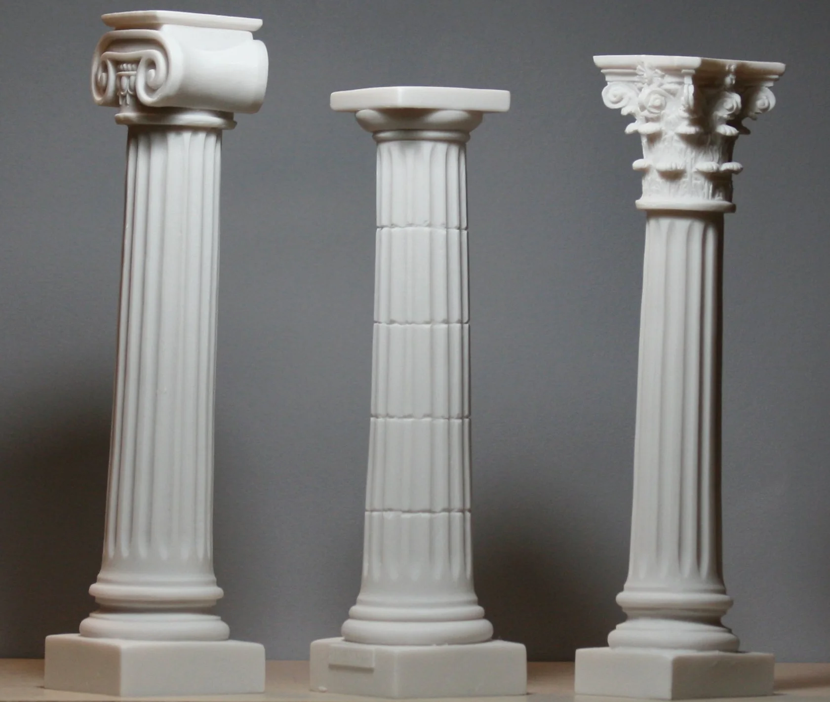 Zestaw 3 kolumny filary jonowe doric corinthian Order architektura dekoracja rzeźba