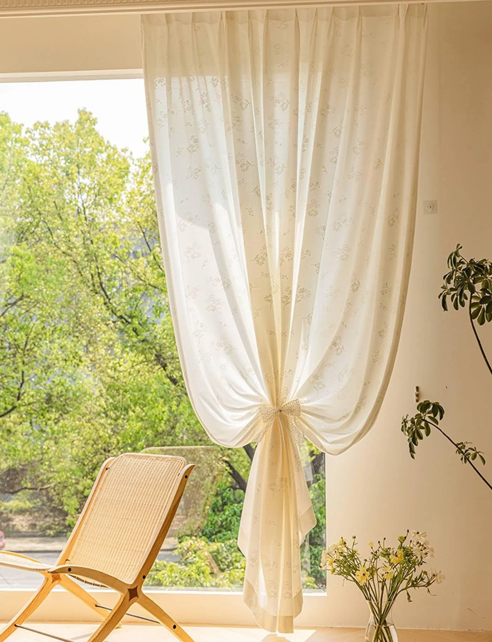 Zasłona okienna do wnętrz, zasłona do salonu, zimowa, beżowa, kremowa, żakardowa, nano 2 panele 107 W x 115 l cm