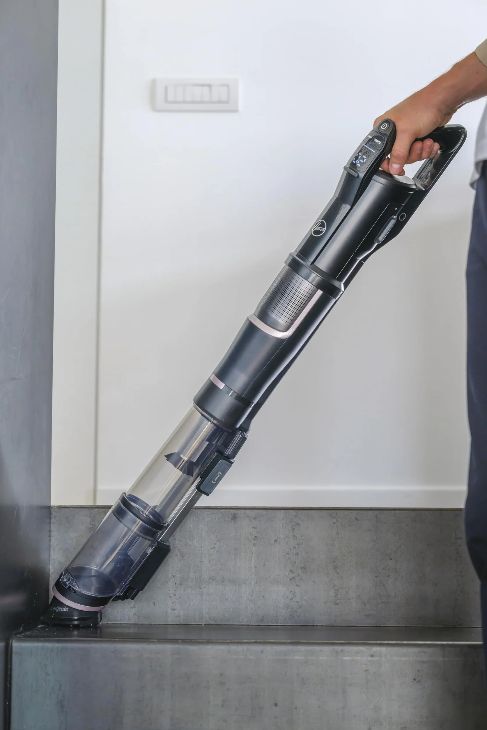 HOOVER HFX odkurzacz akumulatorowy bezprzewodowy z dyszą do sierści zwierzęcej LED CORNER GENIE™ ANTI-TWIST