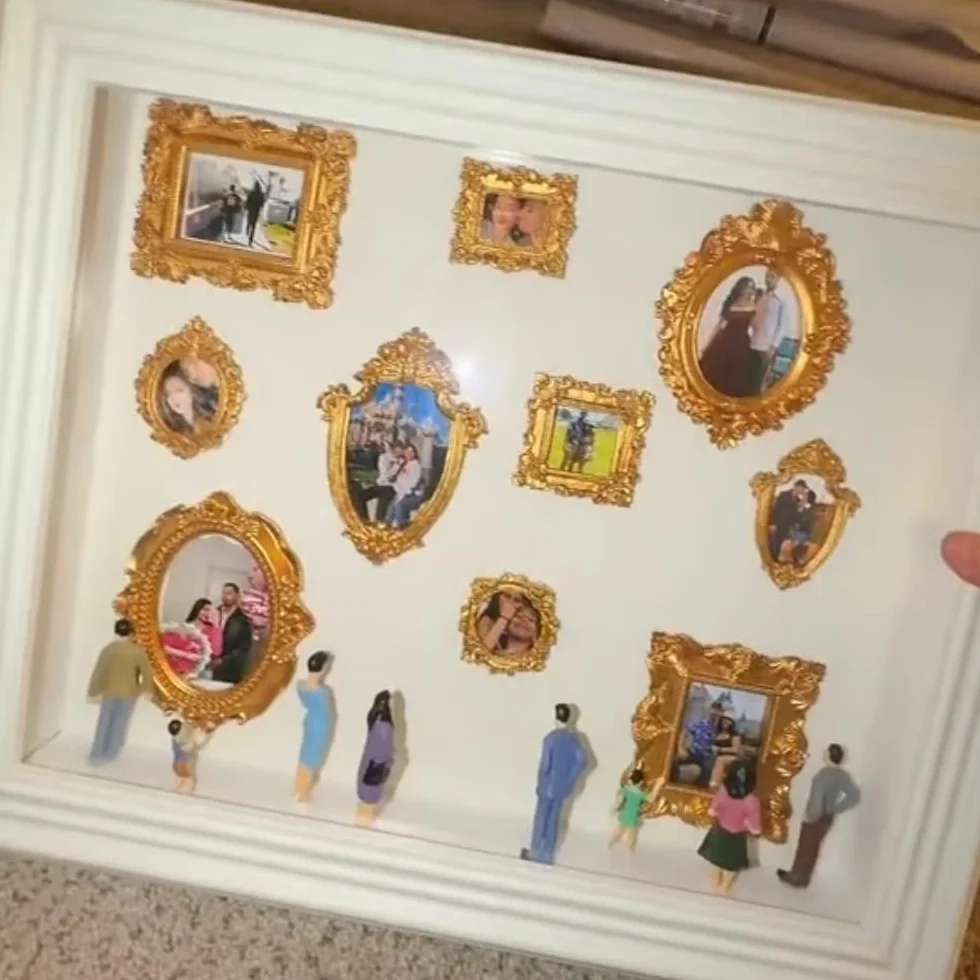 DIY Mini Muzeum Sylwetka Pudełko Cieniowe, Spersonalizowana ekspozycja na Cień do Zdjęć z mini figurkami i mini złotymi ramkami, świętuj swoje wyjątkowe wspomnienia w dobrym stylu
