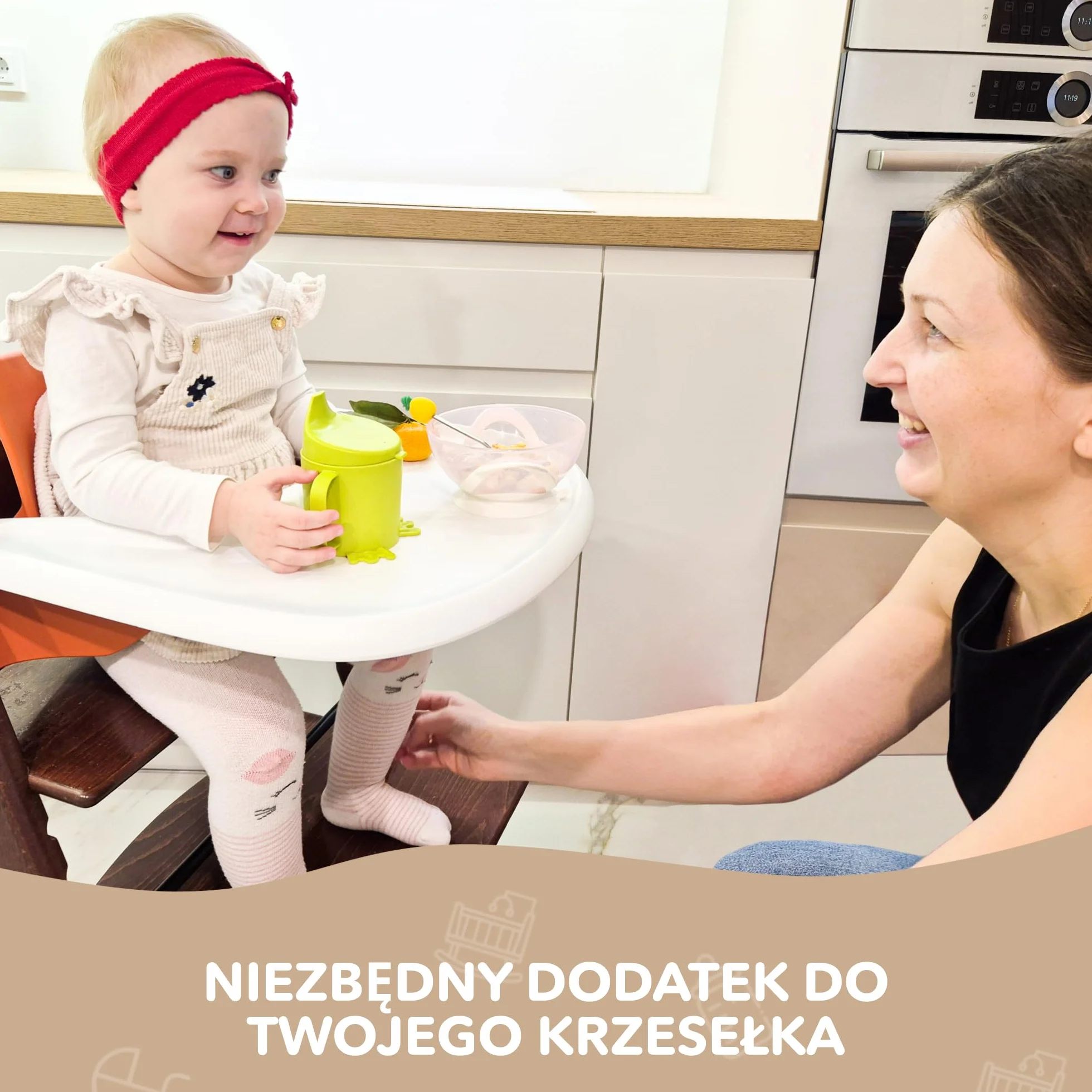 Stół do wysokiego krzesła kompatybilny z krzesłem Stokke Tripp Trapp z wydajną, gładką powierzchnią ssącą, ergonomiczną, łukowatą konstrukcją, błyszcząco-białym, nie zawiera BPA, łatwy montaż