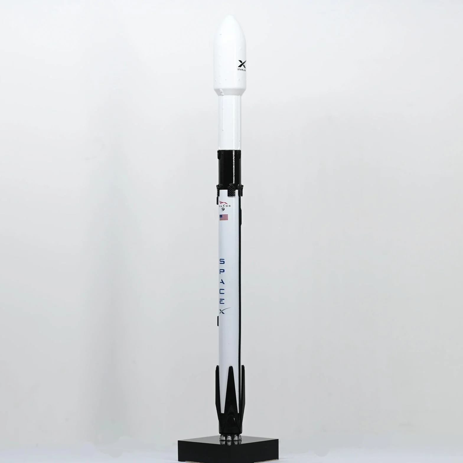 SpaceX Model Falcon 9 Block 5 Rocket Model Metal Diecast Home Desktop Office Ozdoby Dropshipping Mężczyźni Prezent