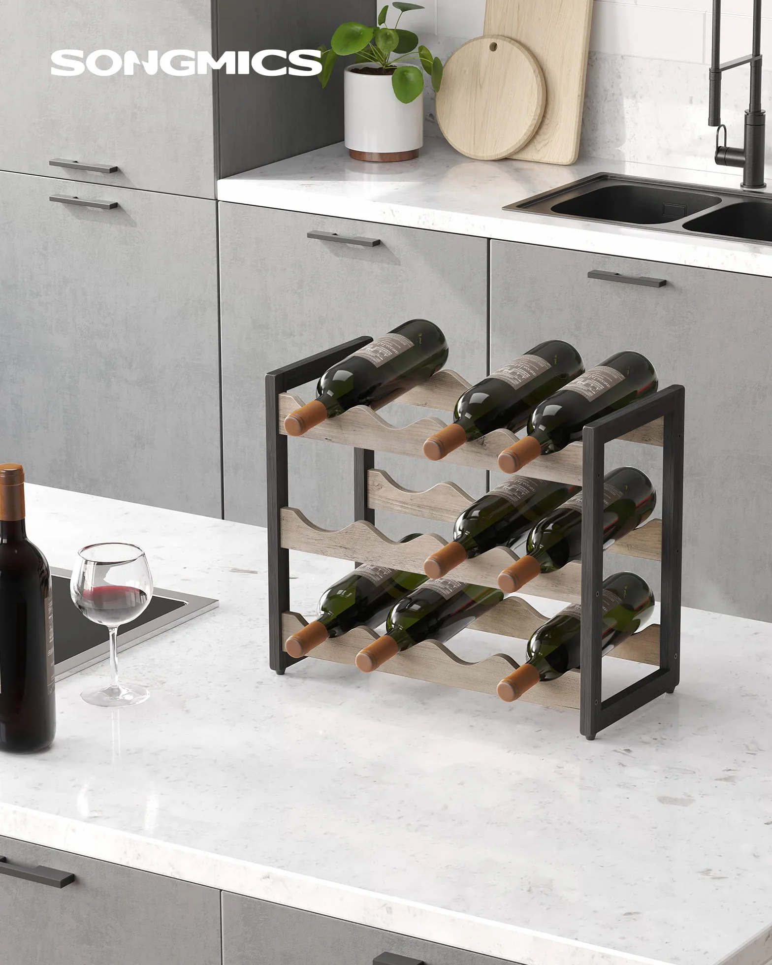 SONGMICS Stojak na wino nablatowy Stojak na butelki z 3 półkami mieści do 12 butelek Uchwyt na butelki Bambusowa kuchnia Bar Jadalnia Salon Greige-Black KWR011W01