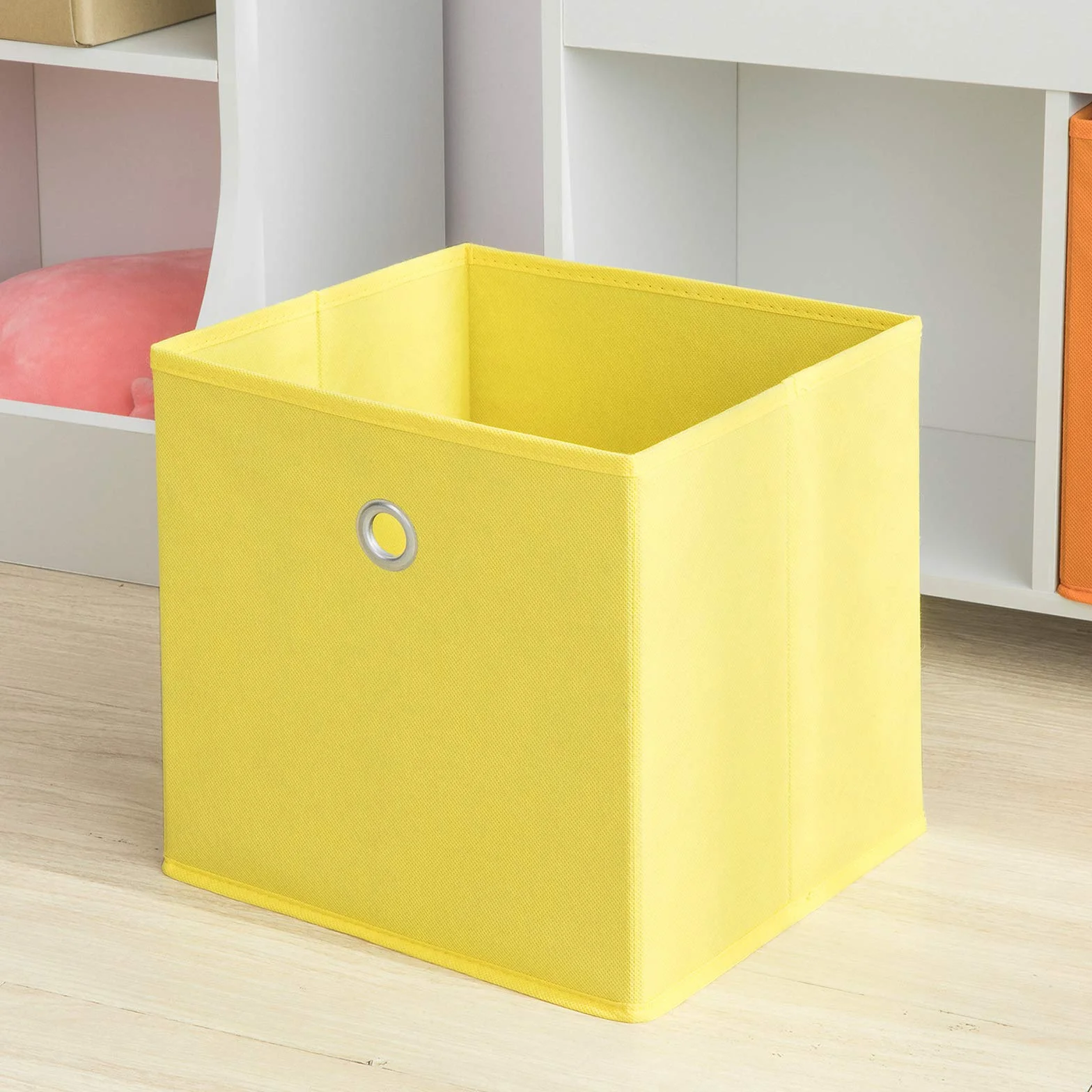 SoBuy KMB27-W dziecięcy regał na książki z 3 półkami i 2 pudełkami z materiału, regał do przechowywania zabawek, organizer na zabawki, biały, szer. x wys. x gł.: 58 x 76 x 27 cm