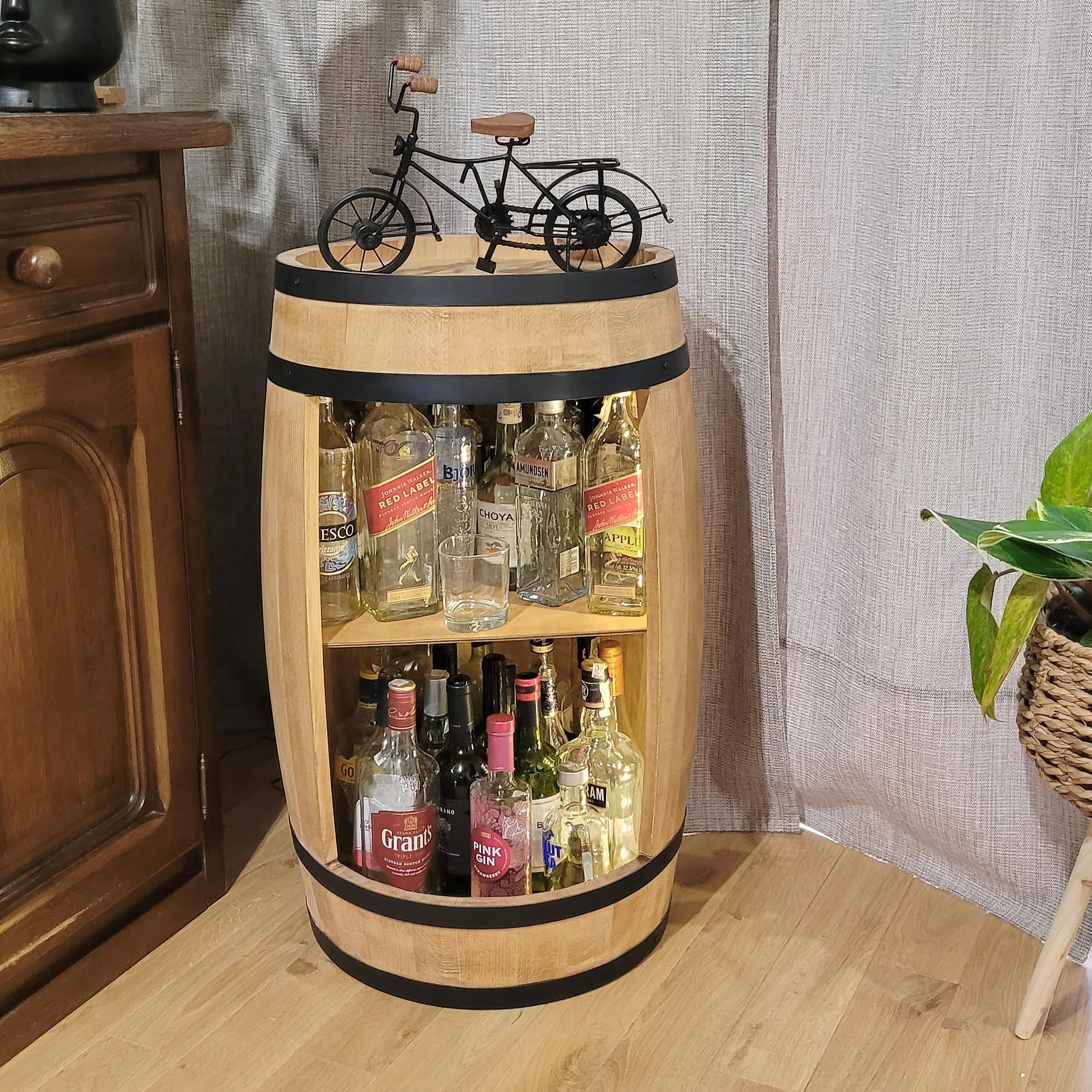Minibar Szafka LED rustykalna, stolik barowy z drewna, 82 cm, beczka vintage do dekoracji domu, beczka na wino przekształcona w barek na alkohol i whisky, prezent dla mężczyzn