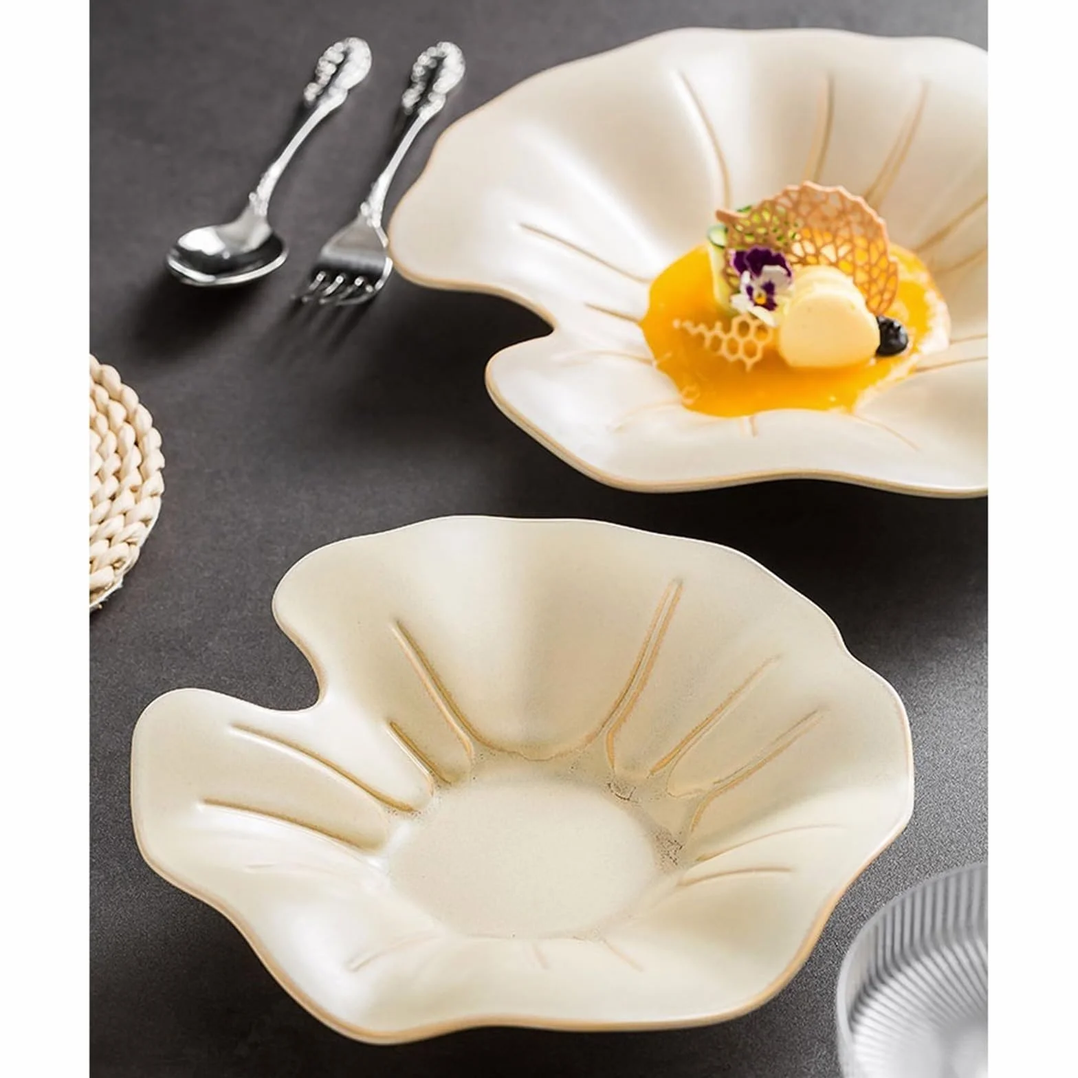 talerze do serwowania Ceramiczny pogłębiający talerz do zupy kreatywny kształt liścia lotosu naczynia taca serwowania wysokiej jakości obiadowy wykwintna zastawa stołowa talerze makaronowe(26cm)