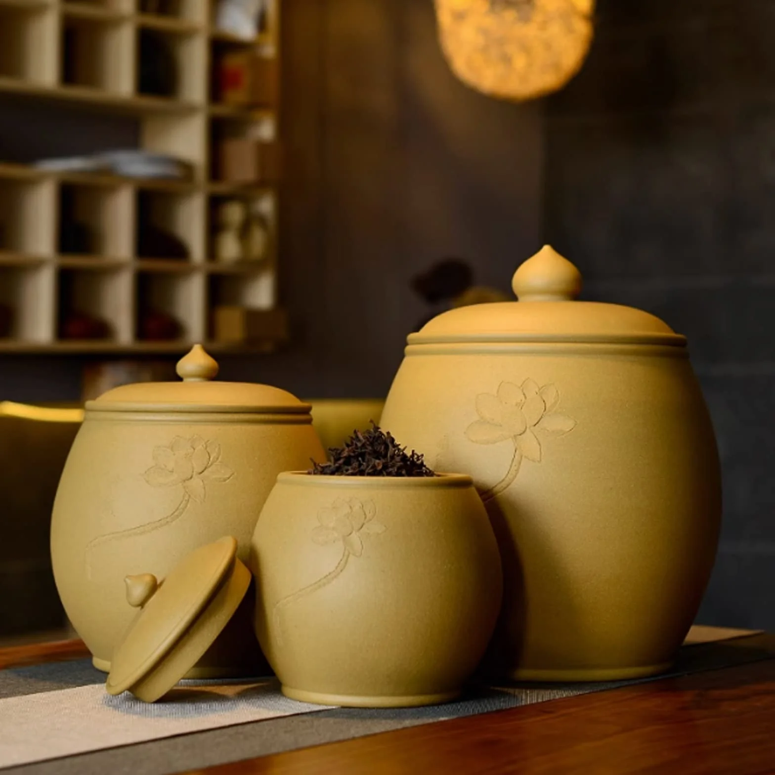 pojemnik na herbatę Chiński fioletowy piasek puszki na herbatę Khaki ceramiczny uszczelniony zbiornik zbiornik z wzorem lotosu udekoruj do utrzymywania suchości i przechowywania luźnych liści herbaty