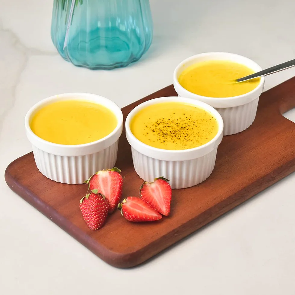homEdge Porcelanowy zestaw Ramekins z pokrywką, 240 ml / 8 uncji, miska do lodów, Creme Brûlée Ramekins Soufflé, zestaw 6 sztuk, kolor biały
