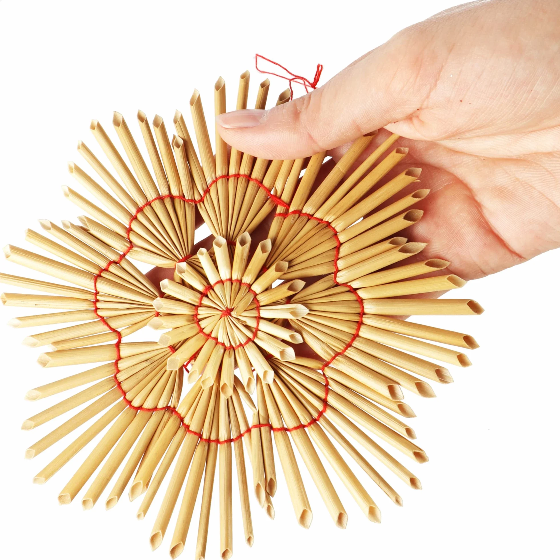 COM-FOUR® 8x slomiane gwiazdki w zestawie - dekoracja choinkowa - zawieszka ze slomy na choinke - naturalna zawieszka na choinke - dekoracja swiateczna - 15 cm