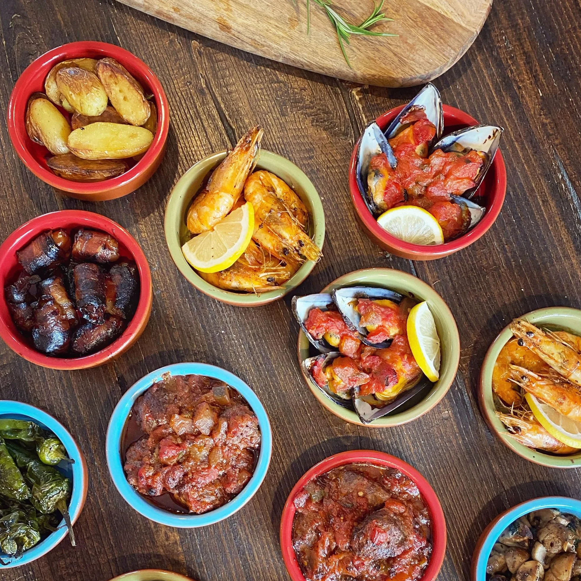 ToCi Zestaw 4 misek do tapas, brązowe naczynie do zapiekanek, 230 ml, miseczka Cazuela, gliniane miseczki deserowe, miseczki śródziemnomorskie, Ø 15 cm, tradycyjna ceramika z Hiszpanii