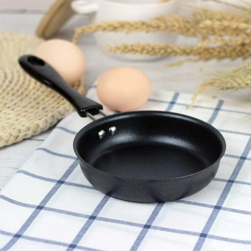 Mini Patelnia na Jedno Jajko, 4,7 "12 Cm Mini Patelnia do Jajek z Uchwytem żaroodporny Nieprzywierający Garnek, Przenośna Patelnia do Gotowania na Kempingu Płyta Indukcyjna