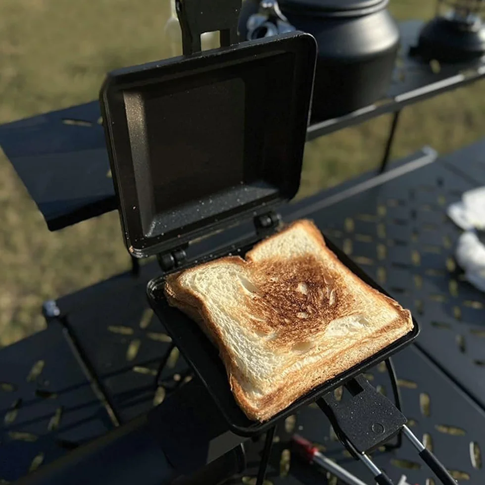 Sarini Maszynka do robienia bułeczek na kempingu, grill do bułeczek, maszynka do grillowania po obu stronach, emaliowana forma do pieczenia chleba z uchwytami odpornymi na wysoką temperaturę