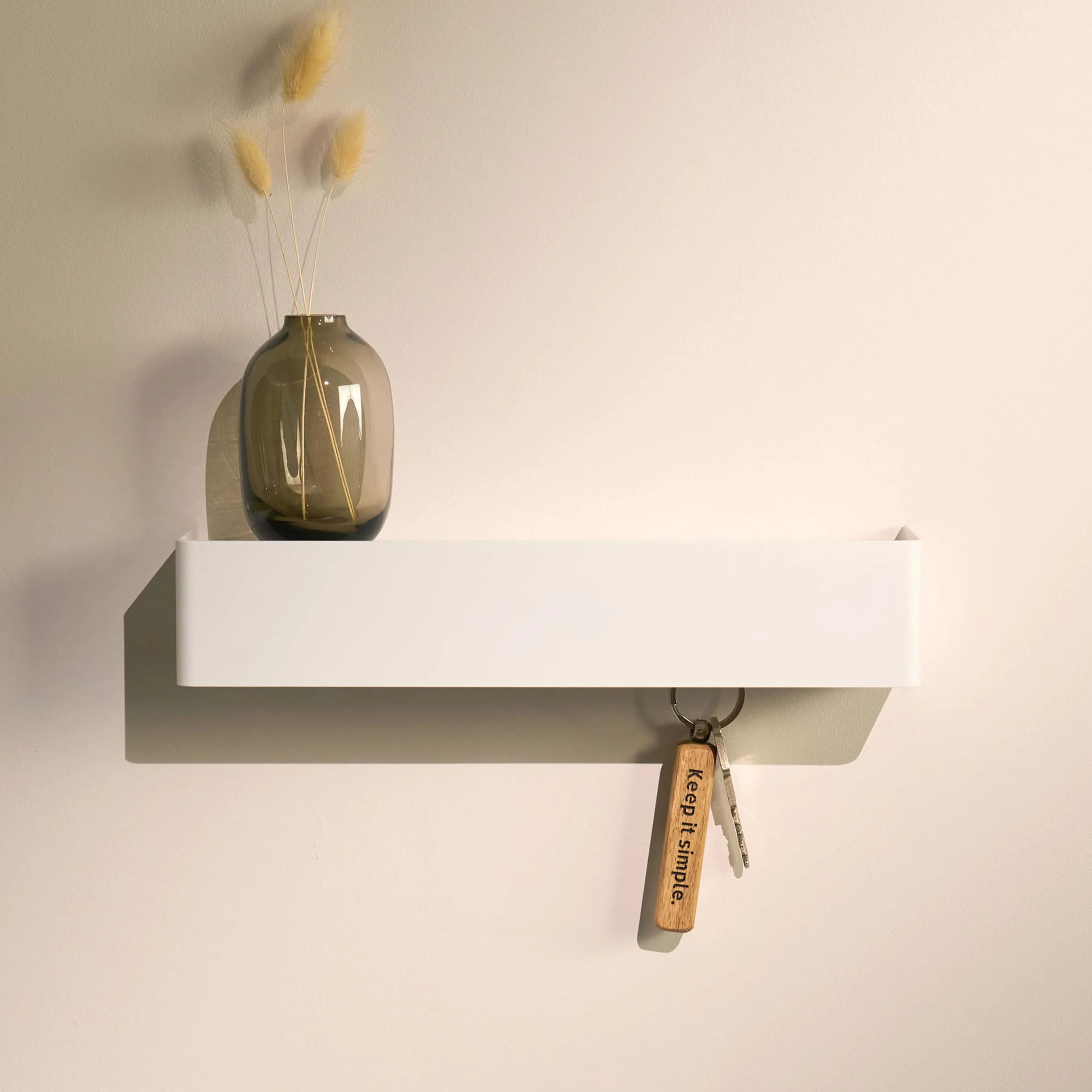Designfabrik Hamburg Tabliczka na klucze | Nowoczesny schowek na klucze z półką | Metalowy wieszak na klucze ścienny | Minimalistyczny design do przedpokoju i wejścia | Biały