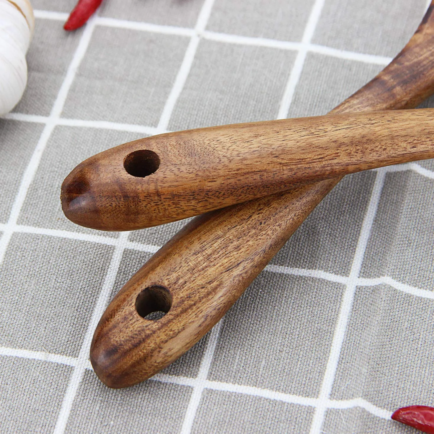 AOOSY 2 sztuki drewnianych serwerów do sałatek, 25 cm drewniane łyżki do serwowania, zestaw do mieszania sałatek, widelec obiadowy i łyżka, długi uchwyt, szczypce do sałatek, przybory kuchenne, zestaw