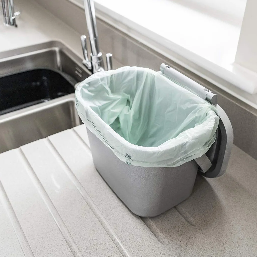 Addis Everyday Kitchen pojemnik na kompost 4,5 l plastikowy szałwiowy