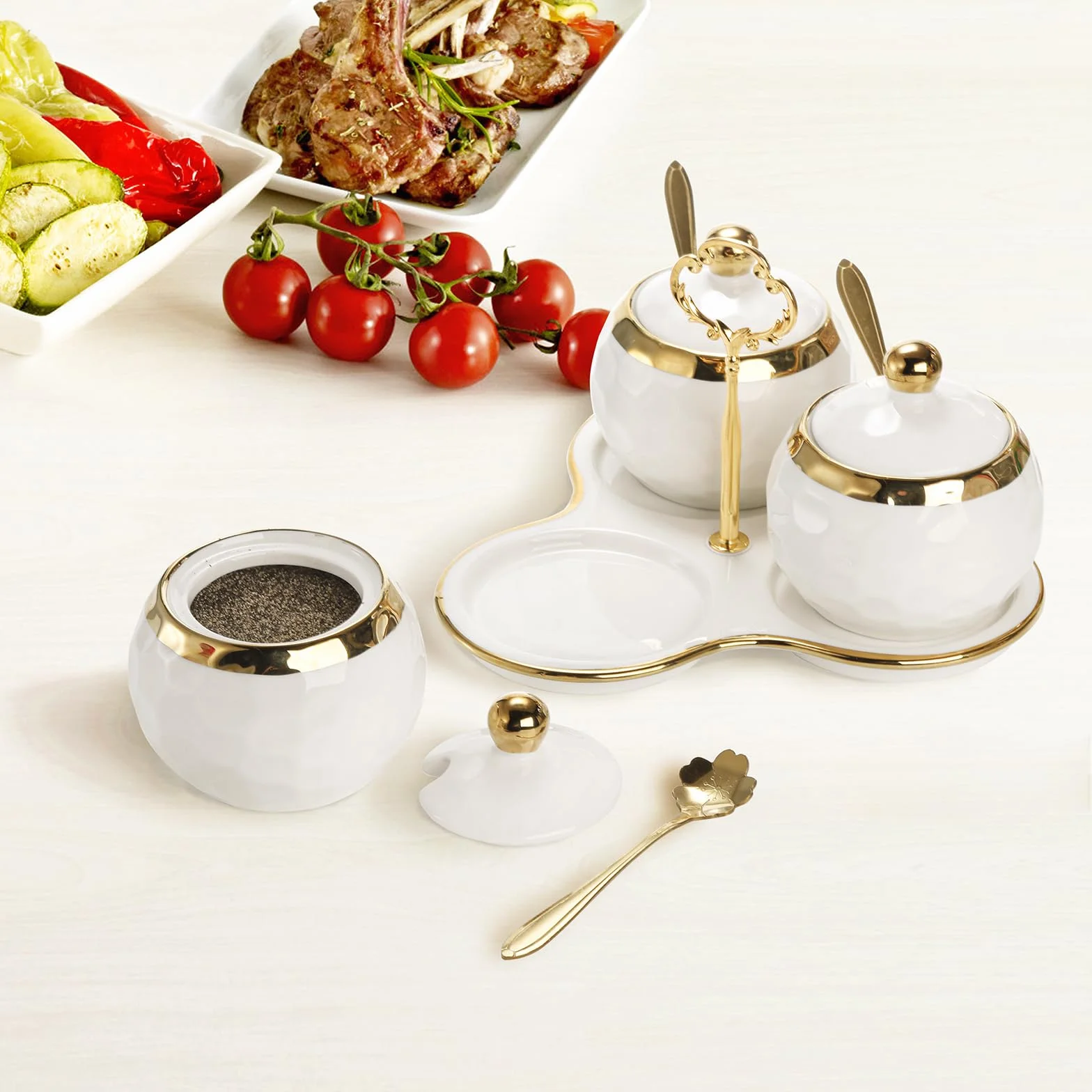 Foraineam Porcelanowy garnek na przyprawy, cukiernica, słoiki na przyprawy z pokrywką, łyżką i tacą, pojemnik na sól, pojemniki na przyprawy, zestaw białych misek na cukier, do kuchni, restauracji,