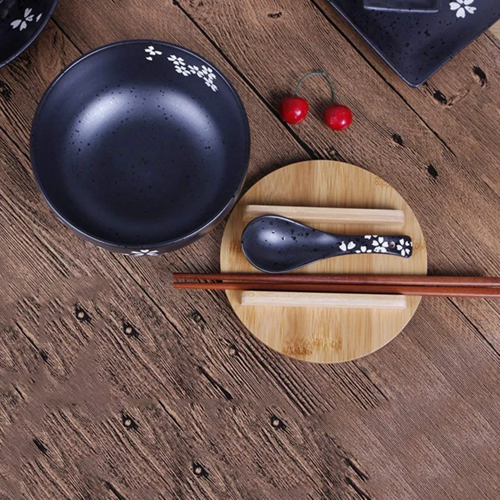 Japońska koreańska zastawa stołowa vintage miska ryżowa w stylu japońskim czarna ceramiczna miska z makaronem błyskawicznym Pałeczki z pokrywką i łyżką