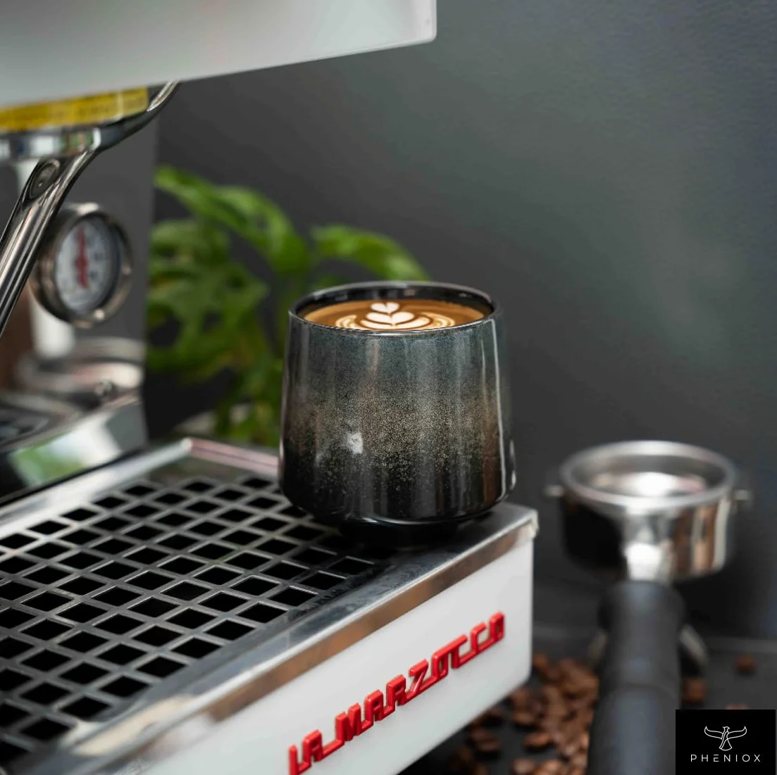 Pheniox Zestaw Filiżanek Cappuccino Infinity 4 x 220 ml Porcelanowe Filiżanki Bez Uchwytu