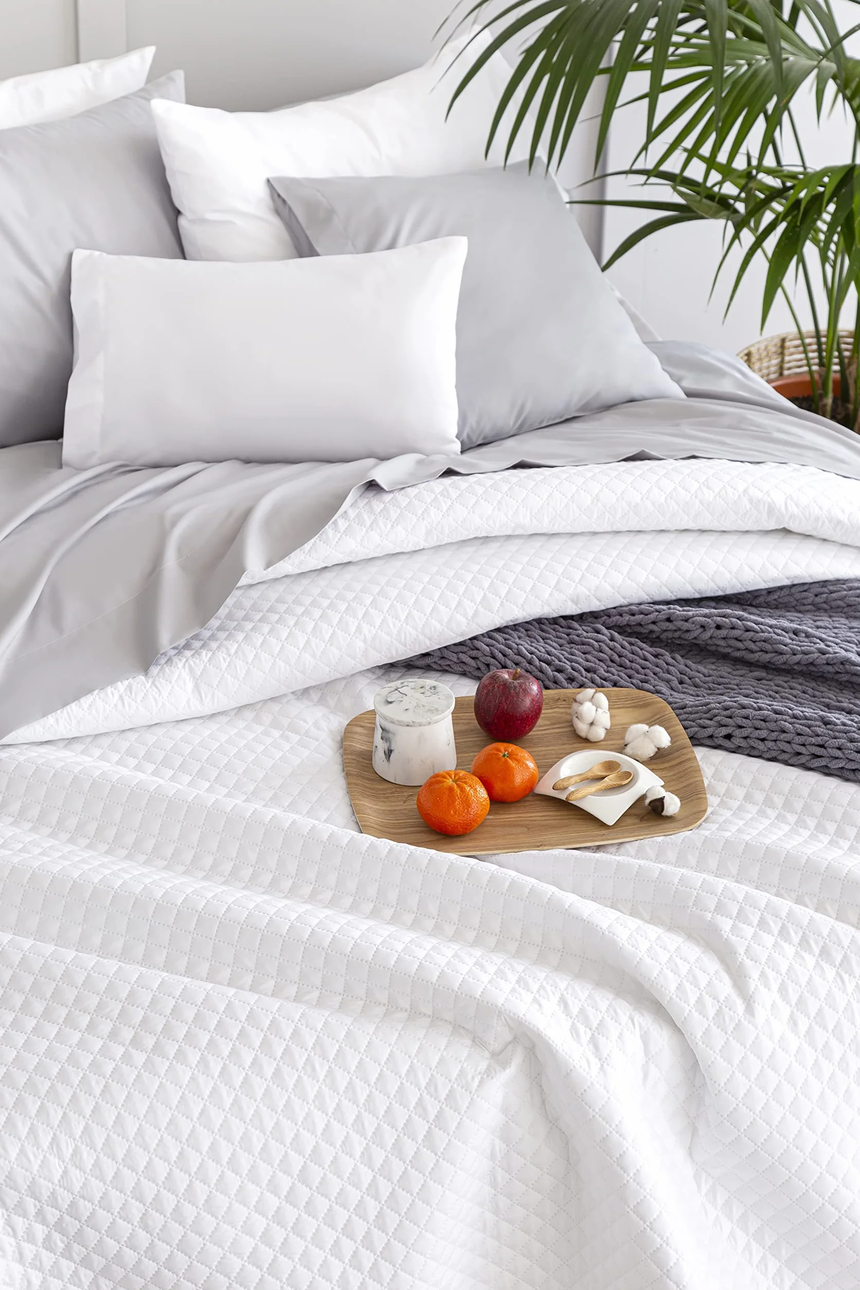 Todocama Cienka narzuta Bouti z motywem rombo 100% mikrofibra biały 105-200 x 260 cm
