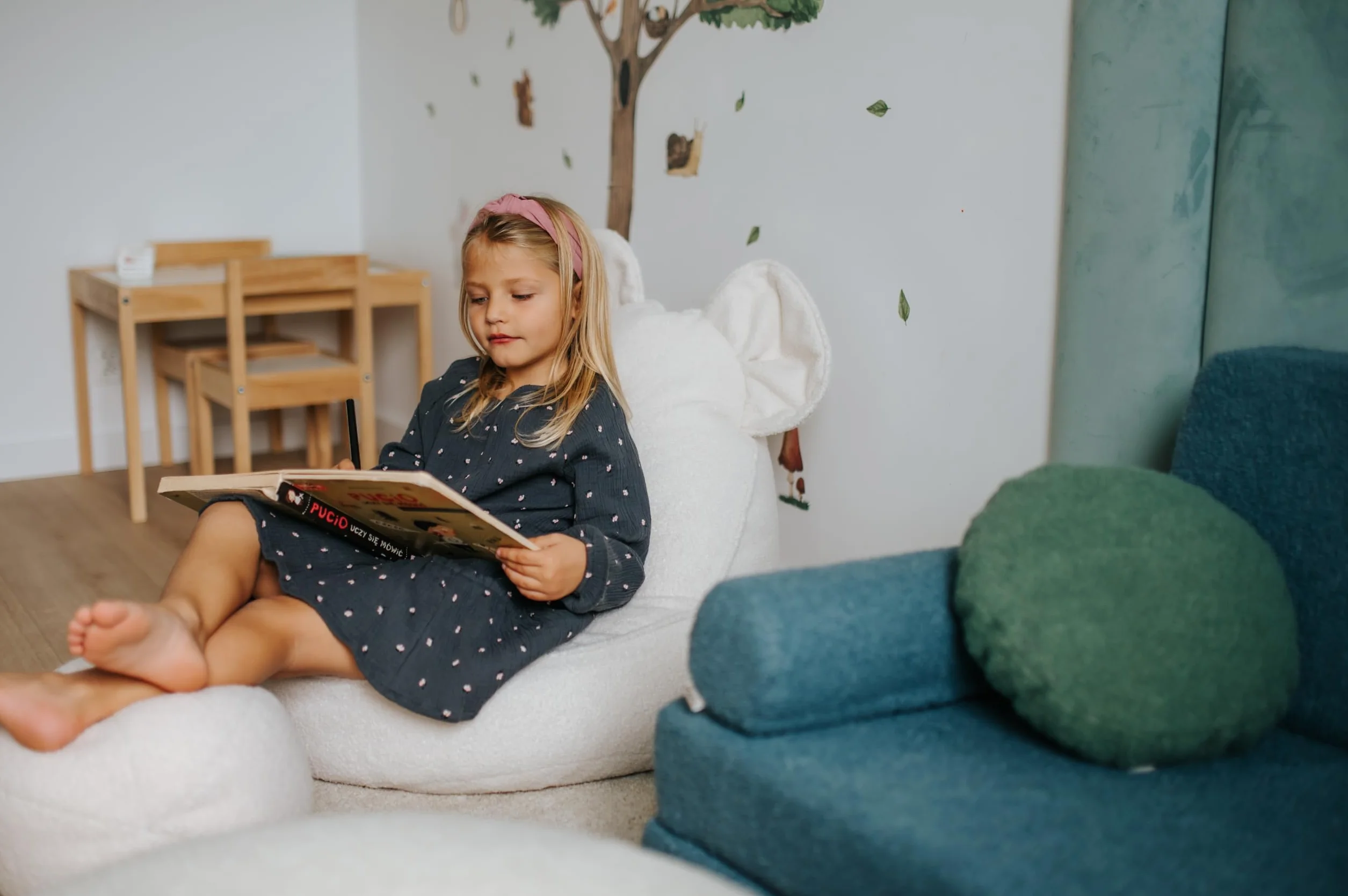 Gutekissen® Kinder Sitzsack „Miki” z usszami – Wygodny, dywan stolarski Montessori do pokoju dziecięcego (szary, 68/68/50 z usszami)