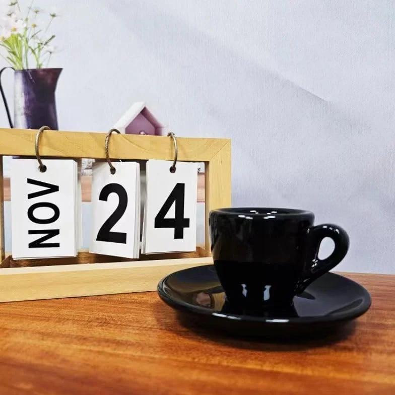 Duże ceramiczne kubki do kawy, Zestaw porcelanowy kubek do kawy i spodek 9 mm 50 ml czarno-biały(Schwarz)
