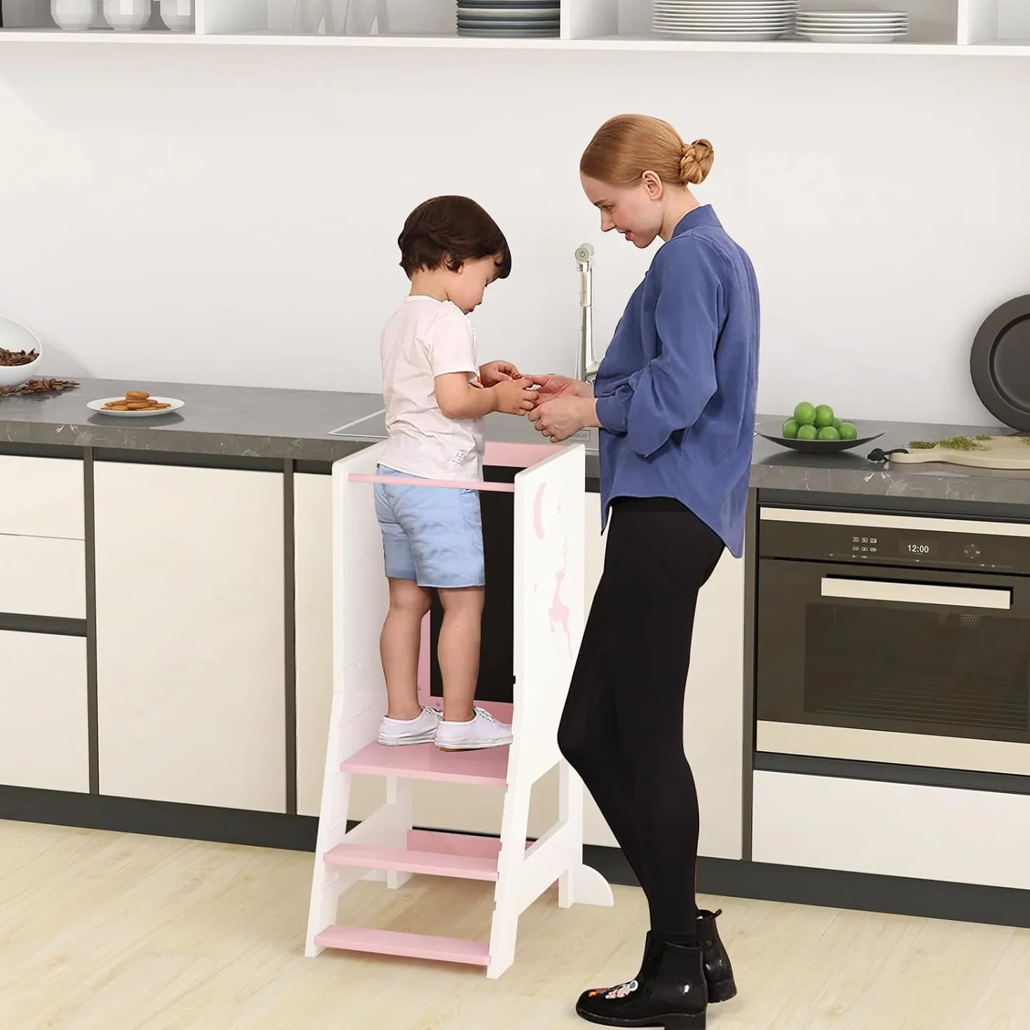 COSTWAY Wieża edukacyjna dla dzieci, 2 w 1, taboret do stąpania montessori z 3 regulowanymi wysokościami i dwustronną tablicą, stołek z 3 bolcami, pomocnik kuchenny dla dzieci od 1 lat, obciążenie 70