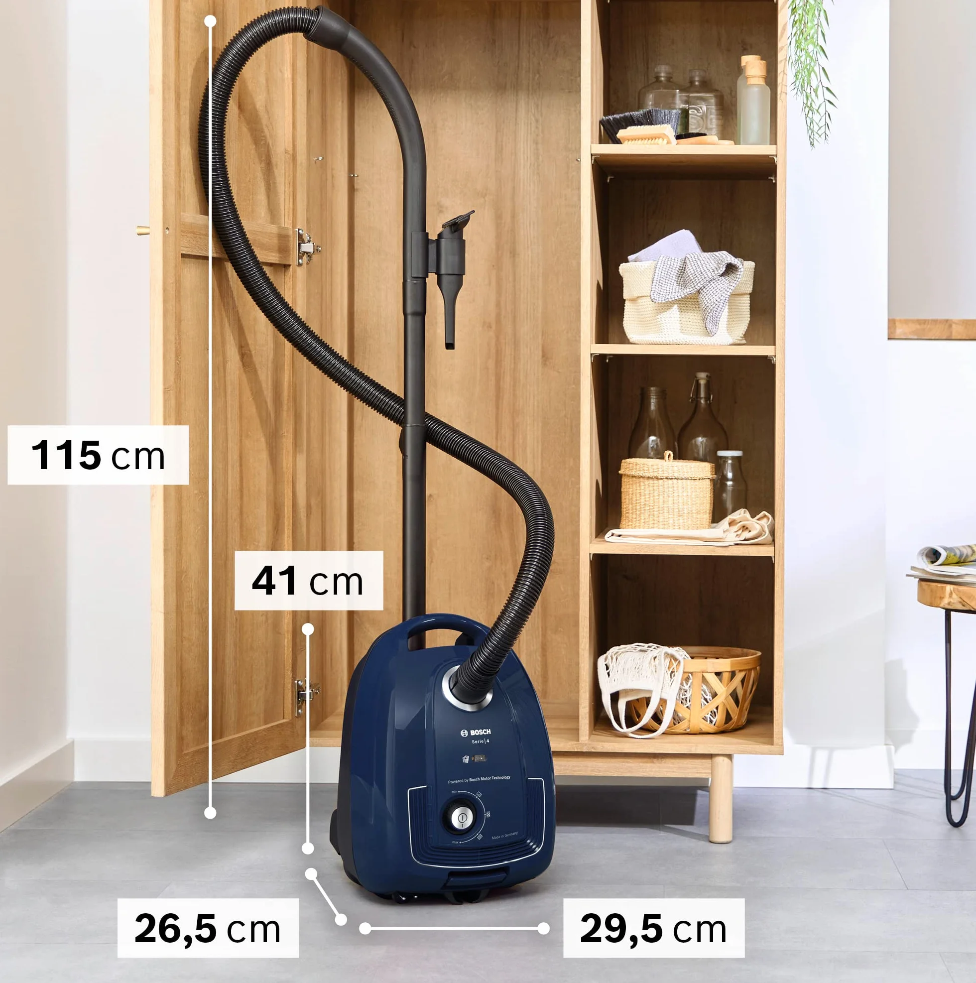 Bosch Odkurzacz z workiem serii 4 BGD38BU2, zrównoważony, filtr higieniczny, silnik 10 lat, klips na akcesoria, dysza do tapicerki, ssawka szczelinowa, wysoka siła ssąca, Made in Germany, 600 W,