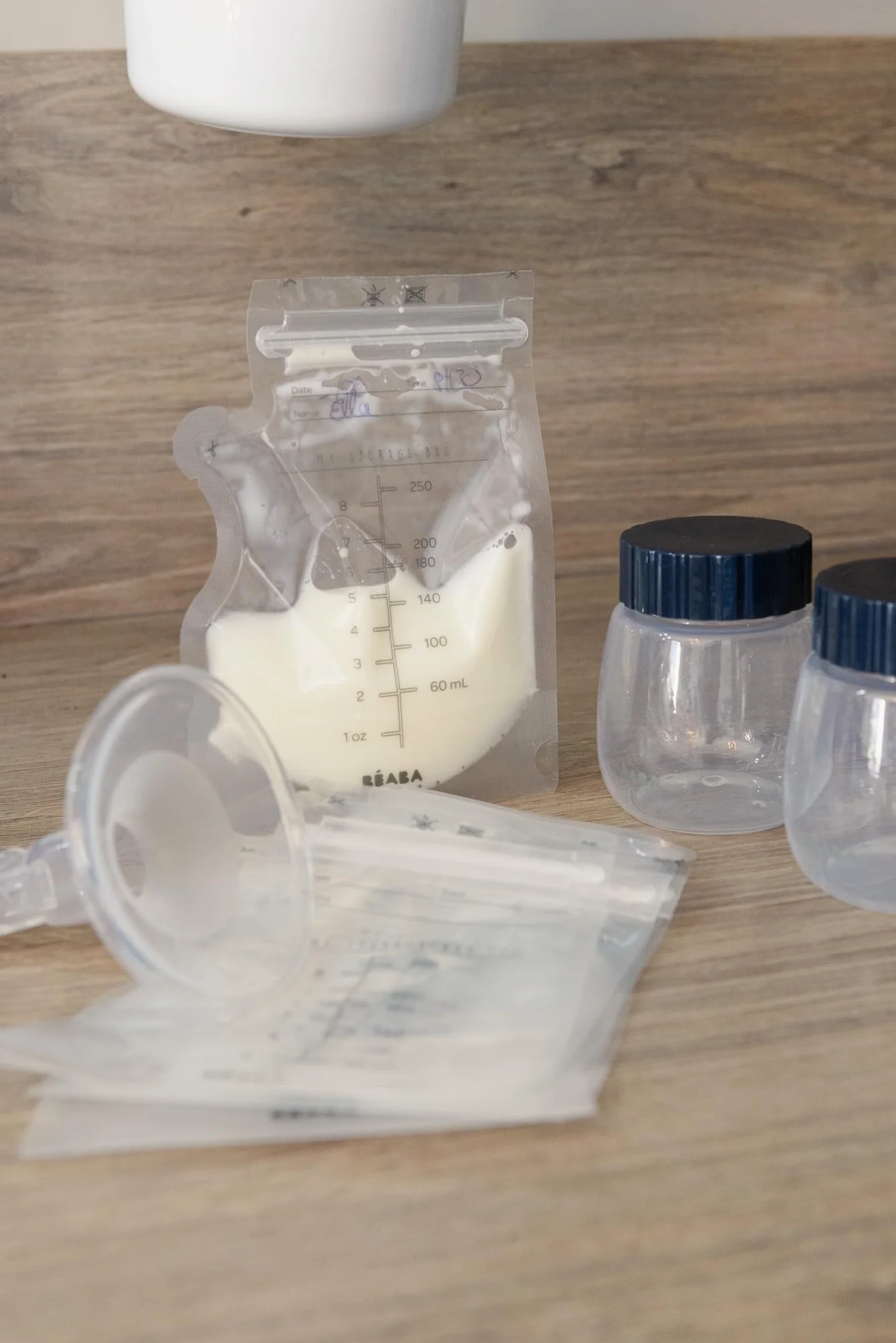 BÉABA, BEABA Zestaw 2 butelek do przechowywania i przechowywania laktatorów podwójnych i pojedynczych, pojemność 180 ml, zamrażarka, lodówka, dokładny podziałka, 2x180ml
