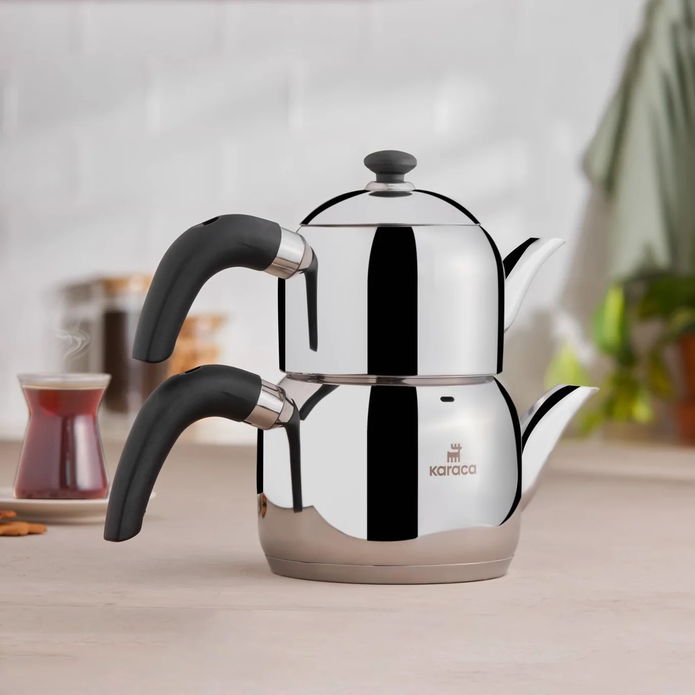 Karaca Edge Mini turecki zestaw czajniczek do herbaty ze stali nierdzewnej z pokrywką, turecki dzbanek do herbaty 0,85 l i zbiornik na wodę 1,25 l, niepalący się bakelit, czarne uchwyty, zaparzacz do
