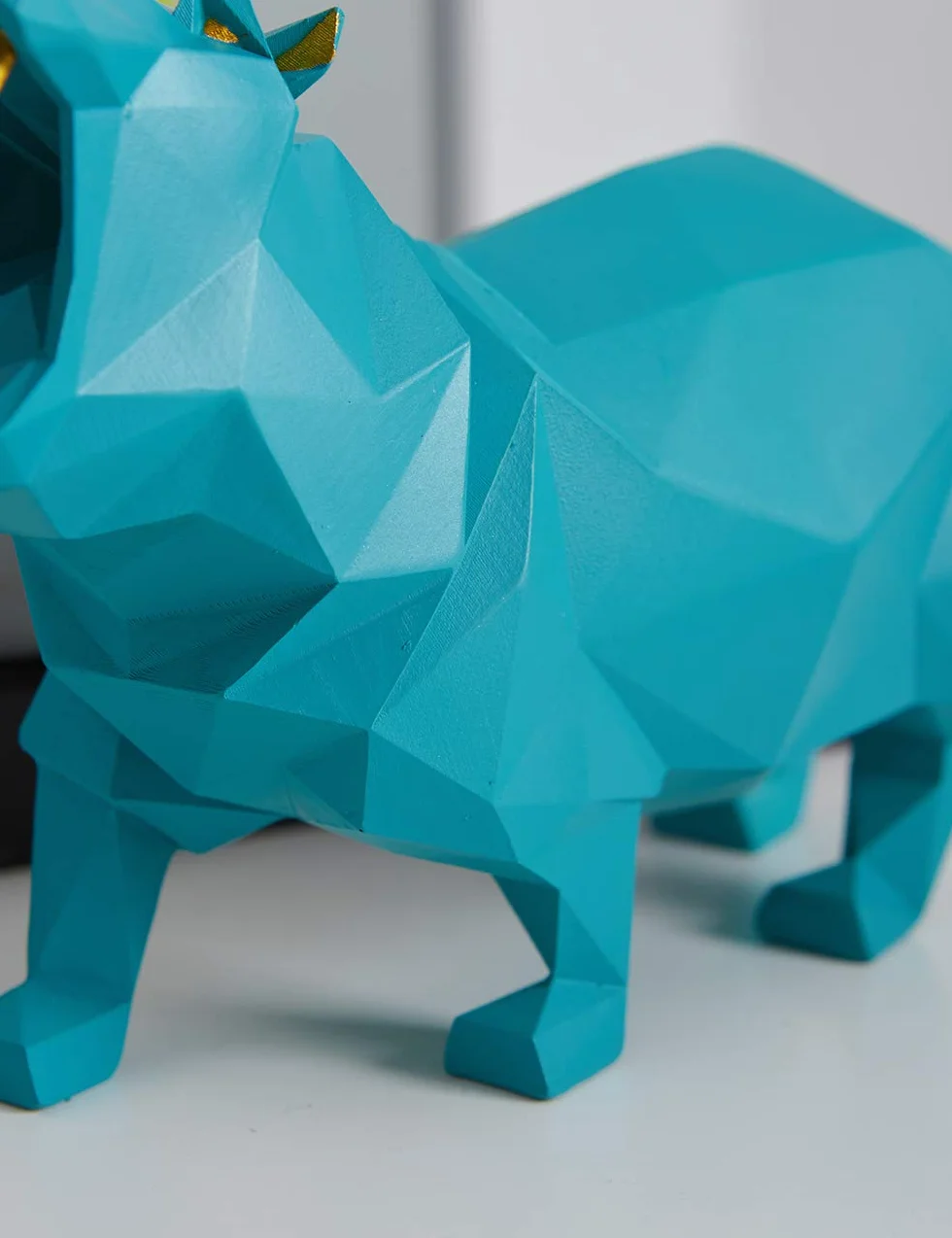 Amoy-Art Hippo Prezenty Sztuka Rzeźba Zwierzę Wystrój Nowoczesna Figurka Domowa Statua Stół Centralny Rzemiosło Polyresin Ornament Niebieski 18 cm