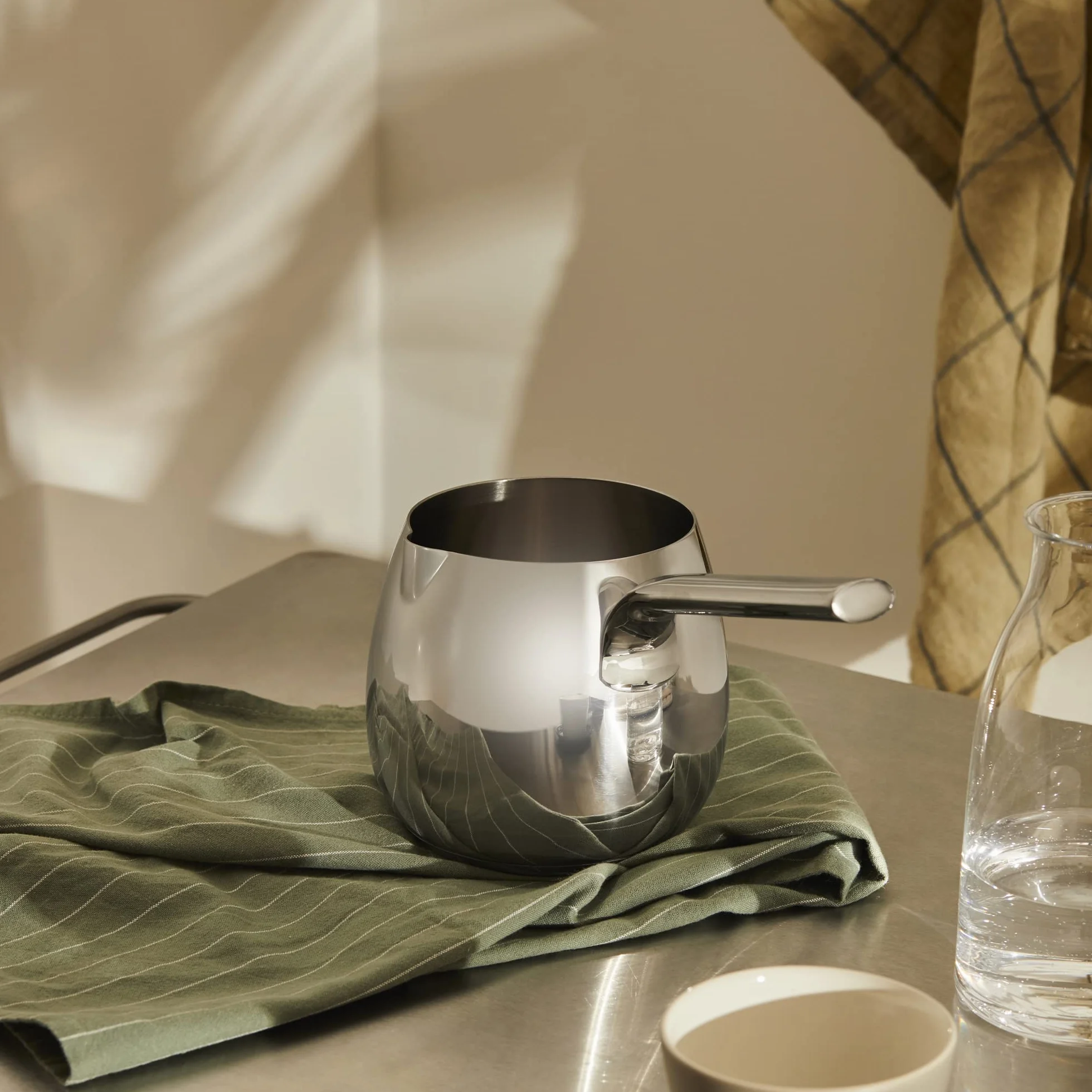 Alessi Garnek do mleka "Mami", 12 cm