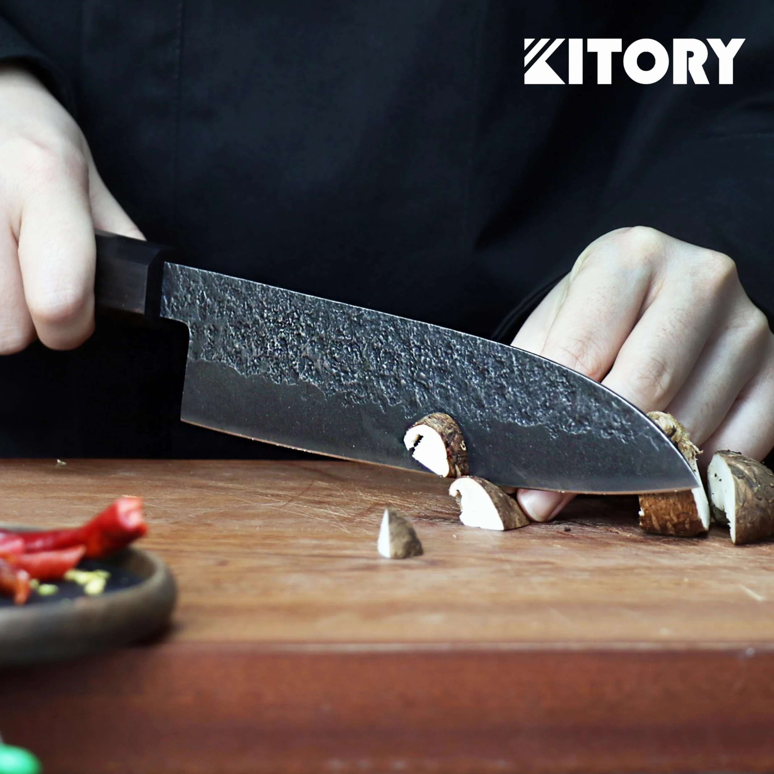Kitory Nóż Santoku japoński Kitory 17 cm, stal 4Cr13MoV | Ultraostry profesjonalny, Rączka z czarnego drewna, Wkładka z czerwonej gumy, Prezent 2026 dla domu i restauracji