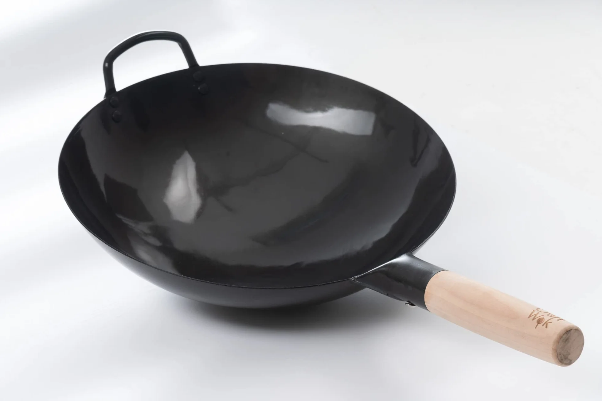 Craft Wok Black13 wstępnie sezonowany ręcznie młotkowany wok ze stali węglowej z drewnianym i stalowym uchwytem pomocniczym (33 cm, okrągłe dno)