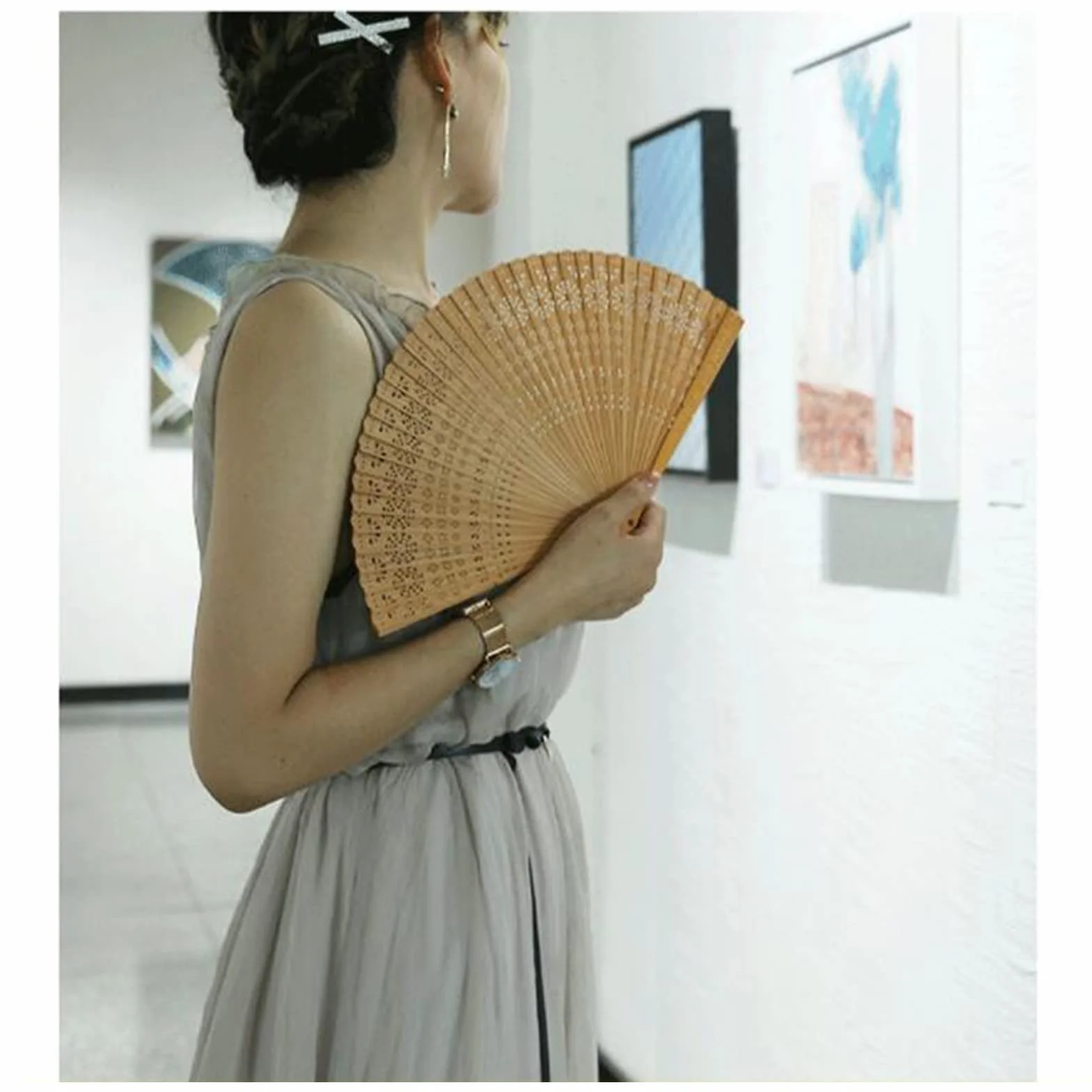 Składany wentylator Retro Hanfu Cheongsam Akcesoria Hollow Fan Pearl Full Bamboo Summer (kolor: B) little surprise
