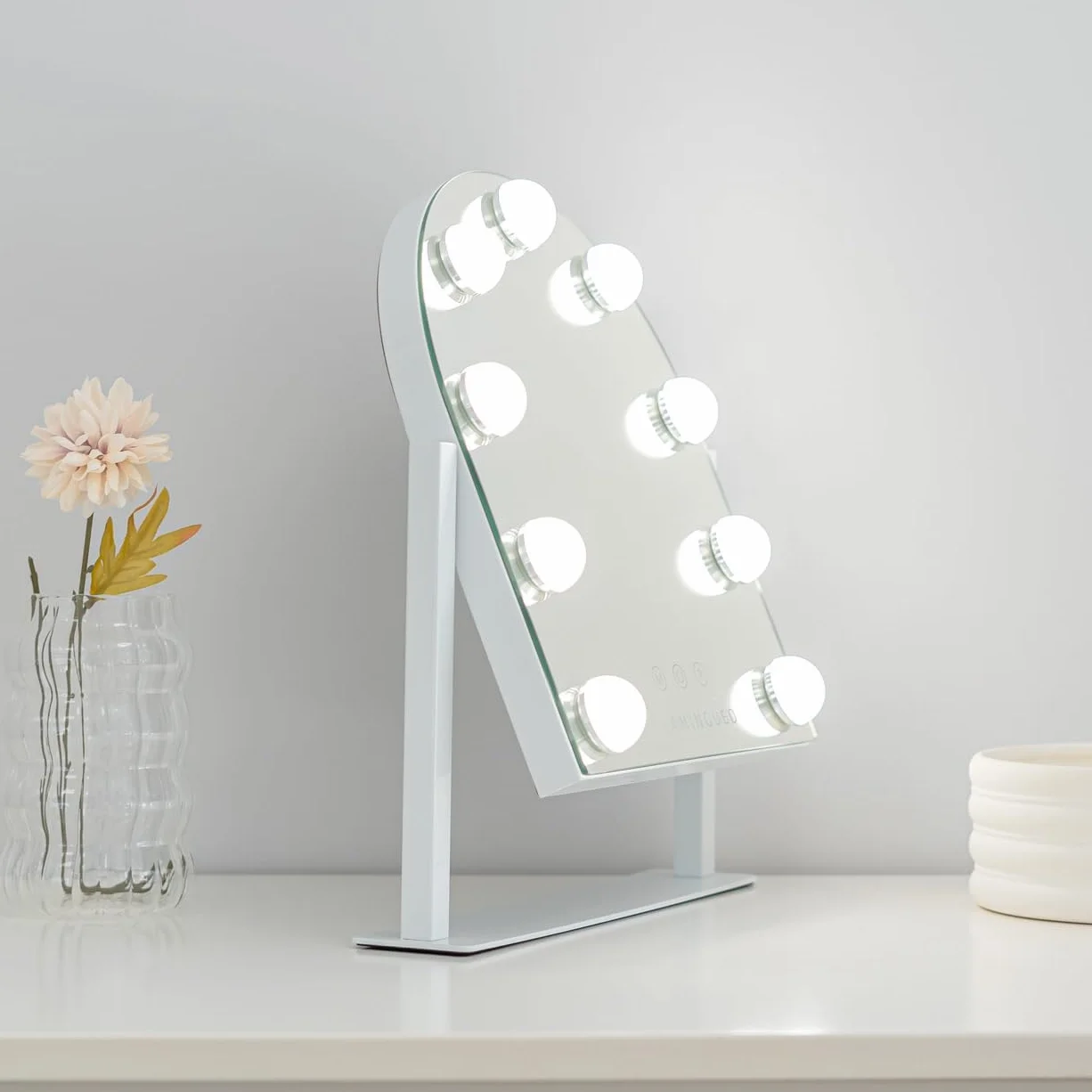 Flamingueo Hollywood Lusterko do Makijażu z Oświetleniem - 9 LED - 3 Tryby - Regulowana Intensywność - Sterowanie Dotykowe - Regulowana Pozycja - Biały - 30,5x6x36cm
