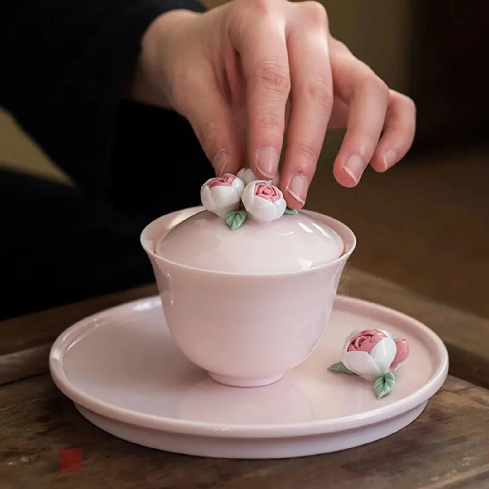 Filiżanka do herbaty, chińskie filiżanki do herbaty, 100 ml Jadeitowy proszek błotny, ręcznie szczypane kwiaty, pokryta Sancai ceramiczną miską do herbaty domowej Kung Fu Tea
