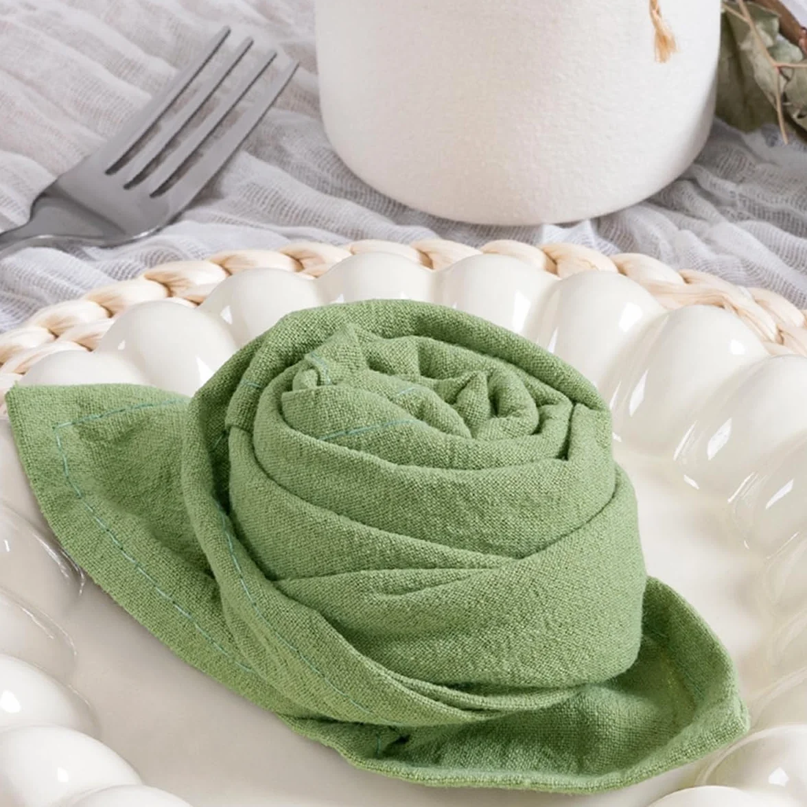 MLMC Zielone Szafirowe Serwetki z Bawełny i Lnu Styl Rustykalny Miękkie Prasowane Serwetki na Obiad Zestaw 8 sztuk 43x43 cm na Ślub Wiosenną Uroczystość Baby Shower Codzienne Użytku