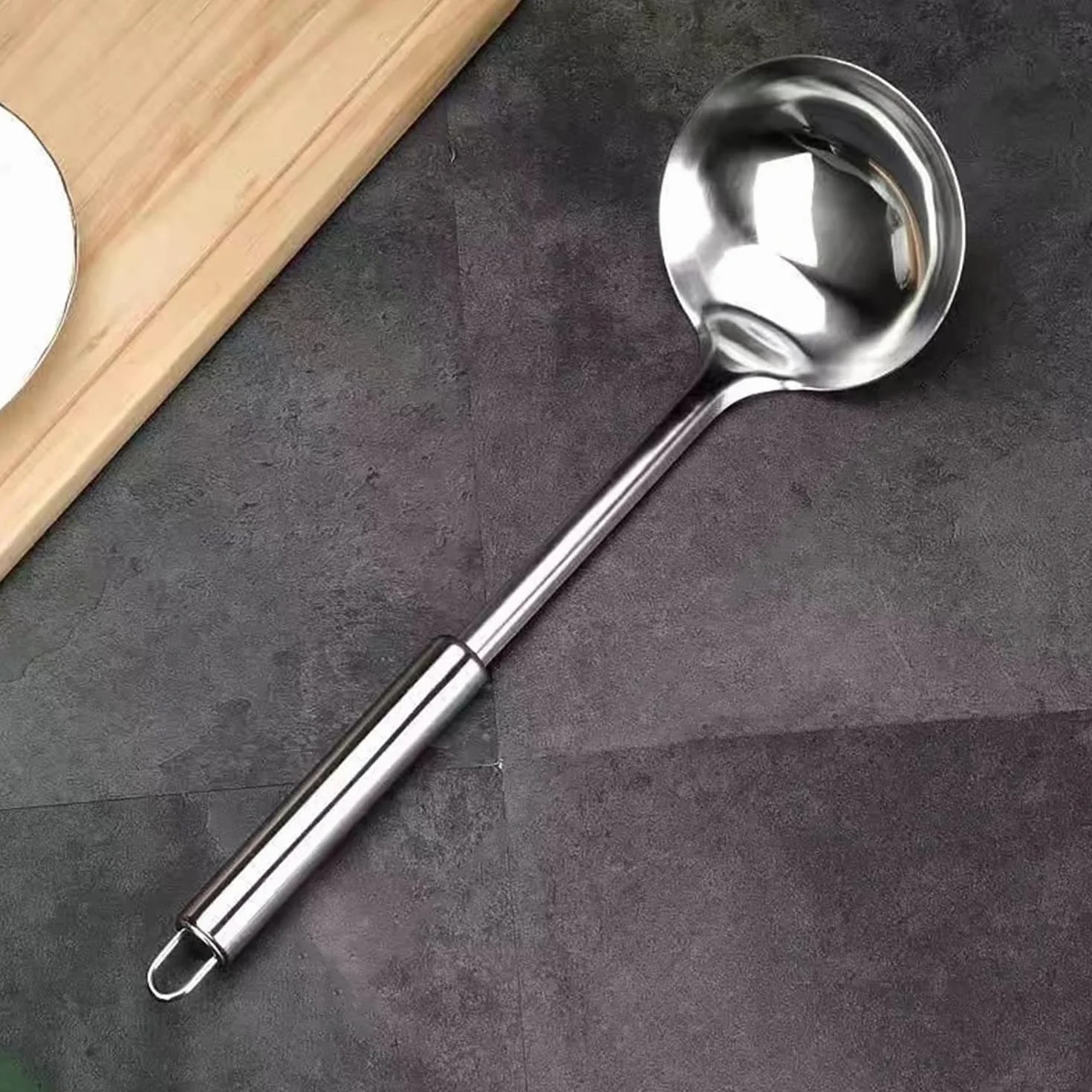 1 łyżka do zupy ze stali nierdzewnej, pomocnik kuchenny, okrągła łyżka do sosów mięsnych, chochla do sosów, naczynia kuchenne, niezbędne przybory kuchenne do przygotowywania i obsługi.