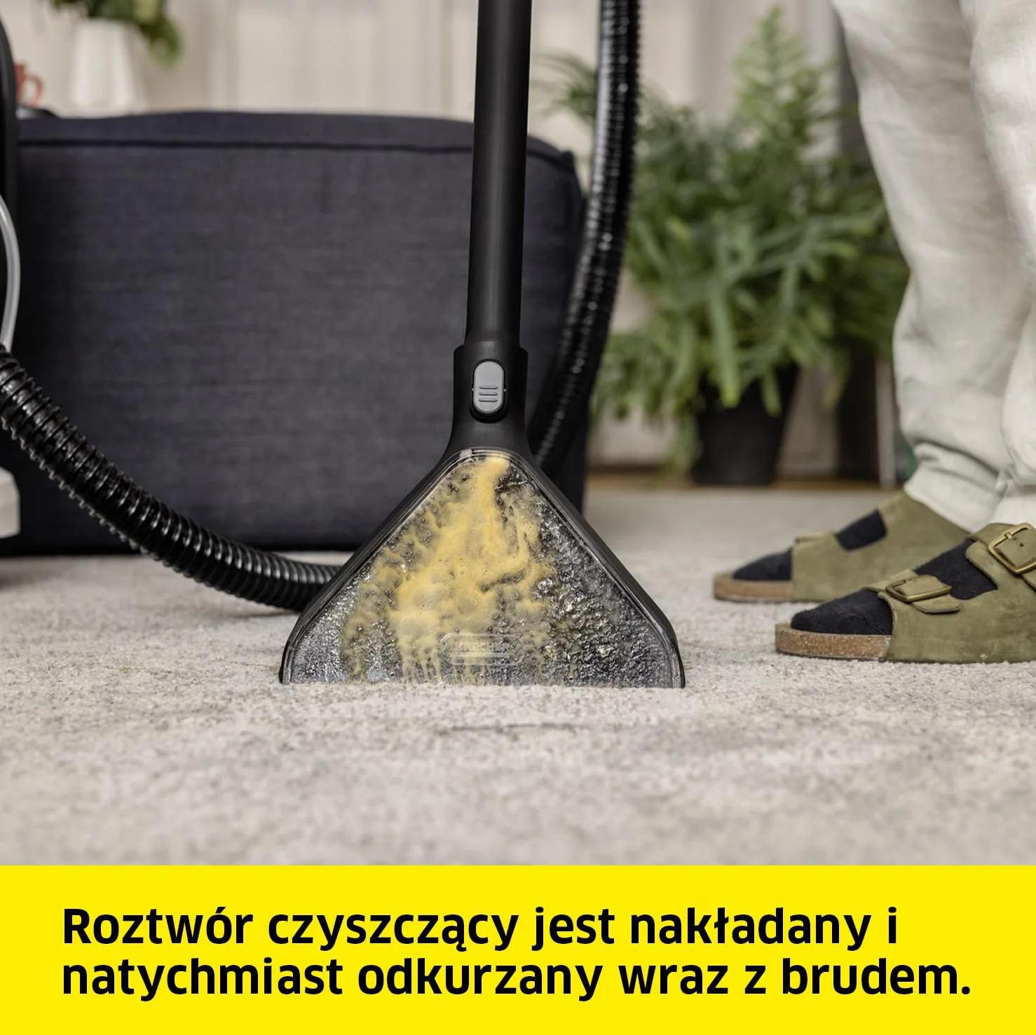 Kärcher odkurzacz piorący SE 4, wąż spryskujący 2 w 1, zbiornik świeżej i brudnej wody: 4 l, ssawki: do mycia podłóg, podłogowa z nasadką do podłóg twardych i dywanów, do tapicerki i szczelinowa
